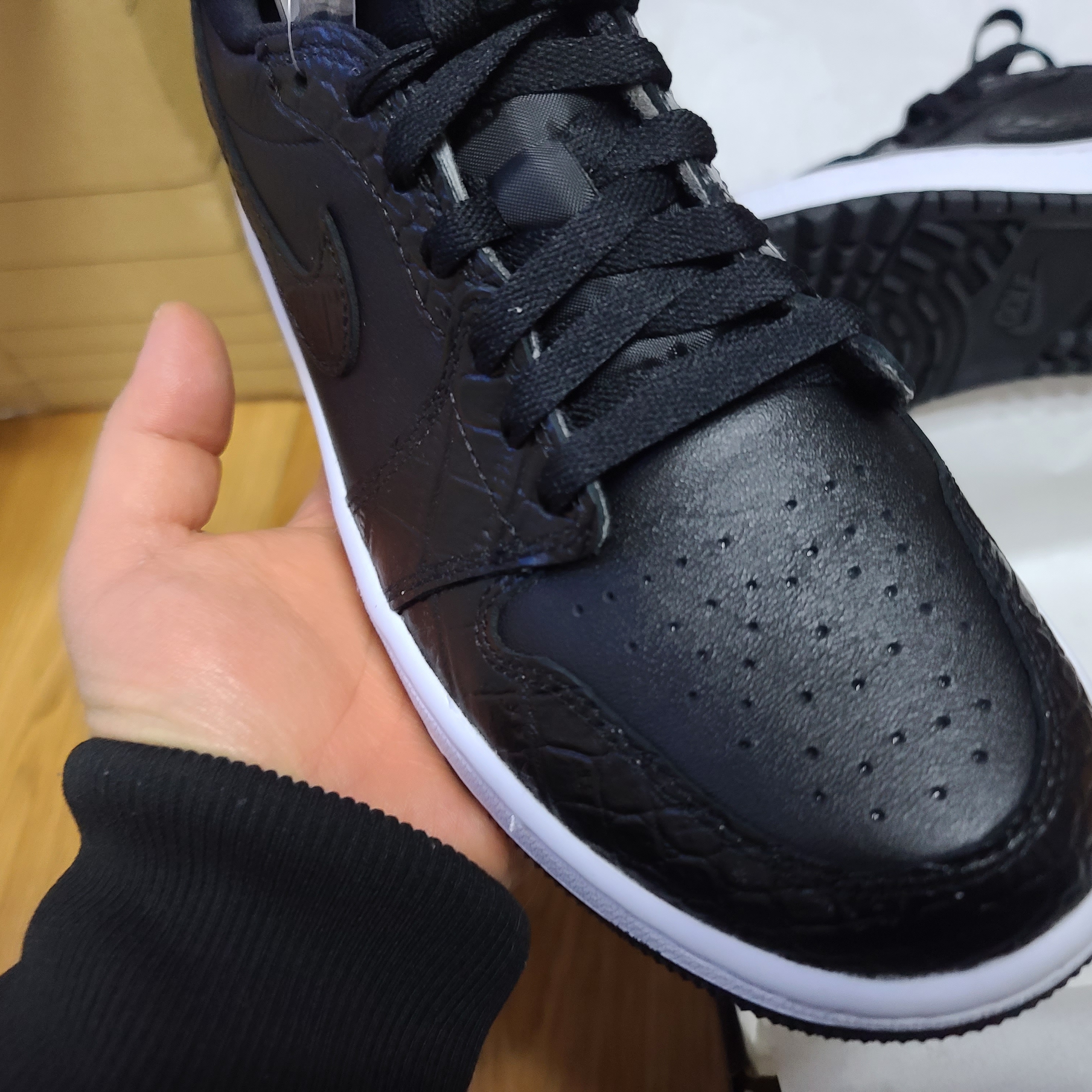 Jordan 1 Low Golf Black Iron Grey 착용 스타일 - 3