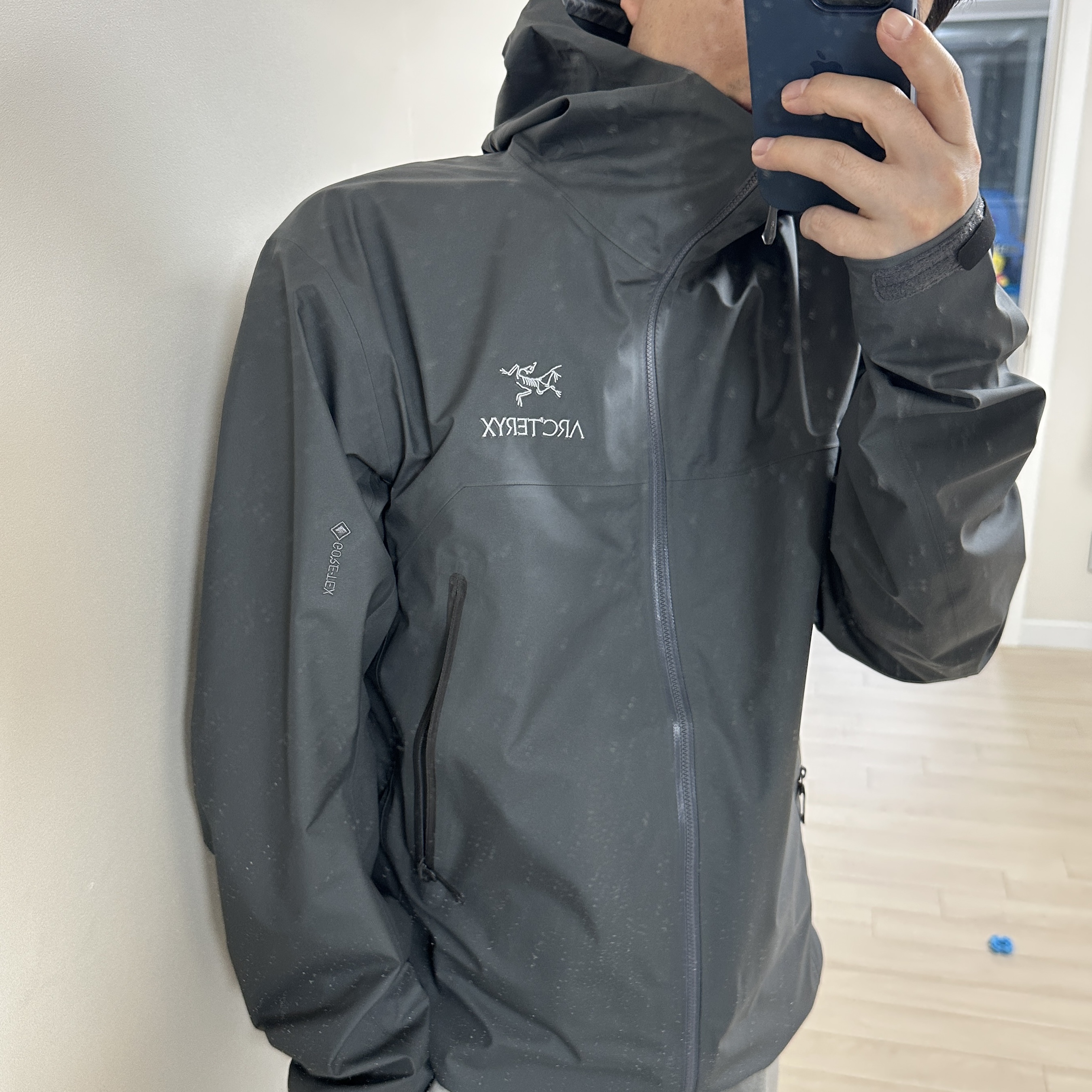 Arc'teryx Beta Jacket Cloud 착용 스타일 - 1