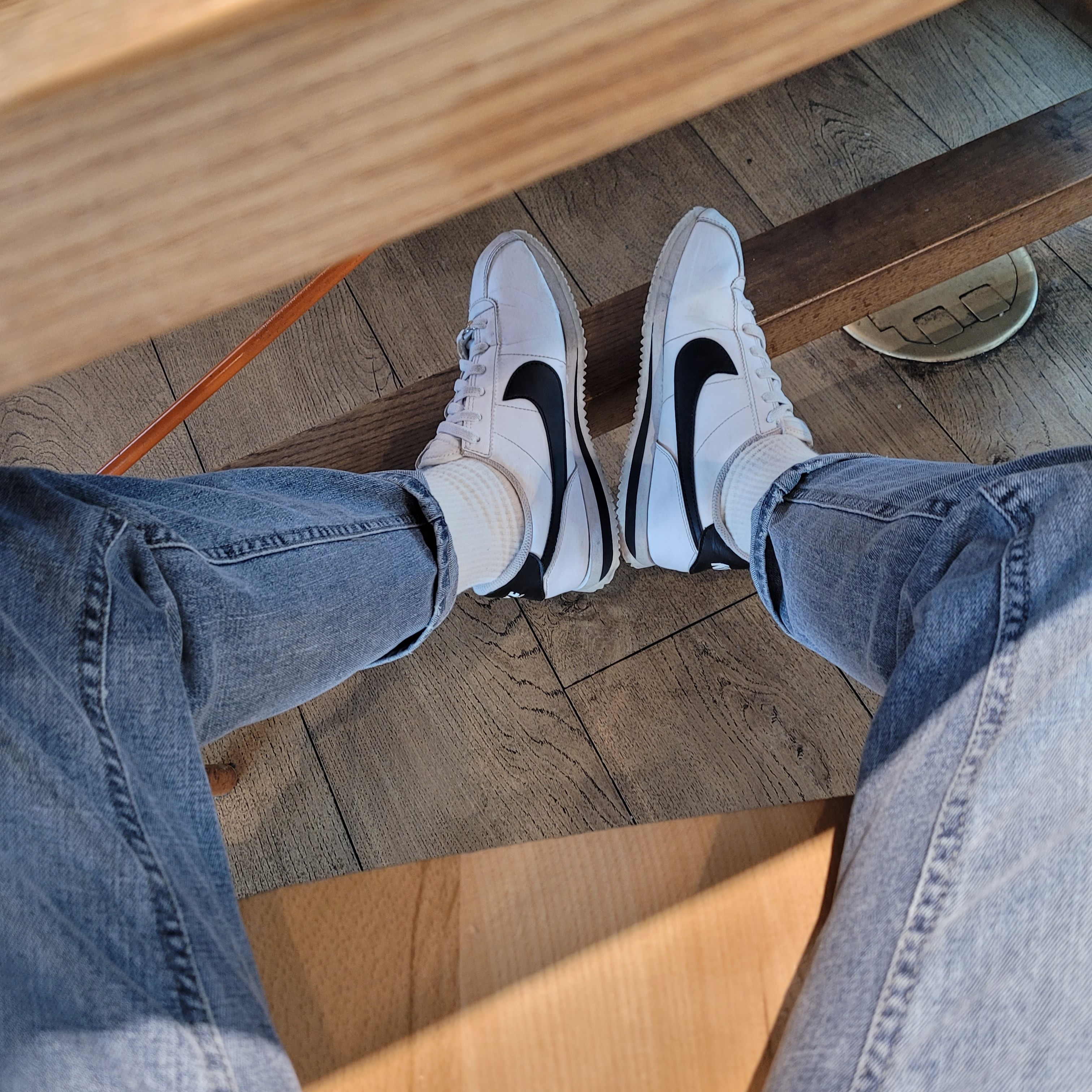 (GS) Nike Cortez Basic SL White Black 착용 스타일