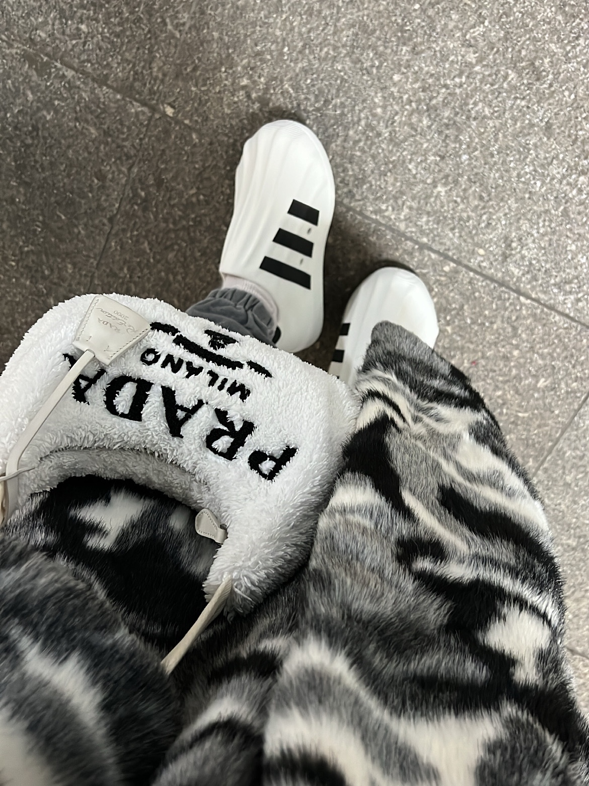 Adidas Adifom Superstar Core White 착용 스타일 - 3
