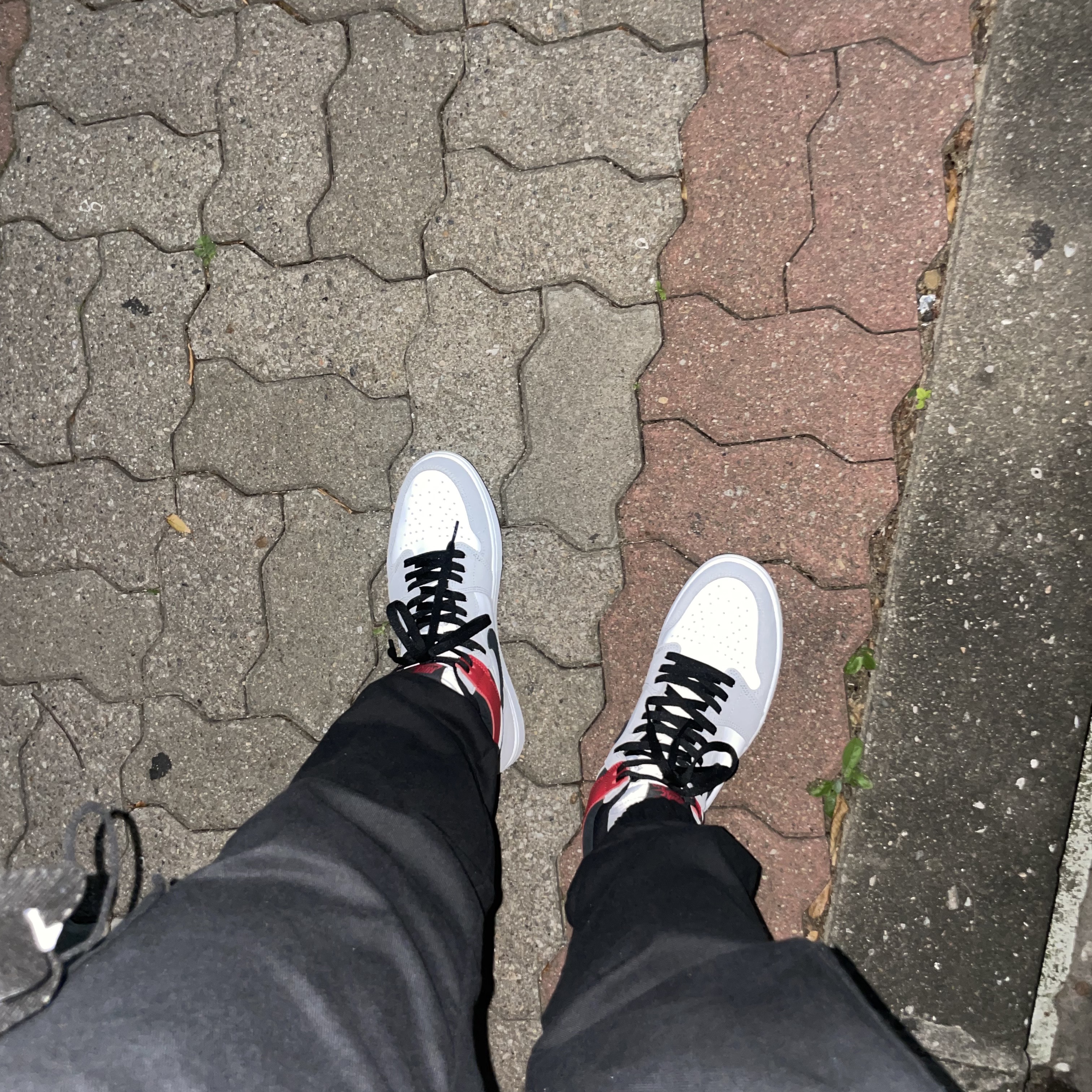 Asics Gel-Venture 6 SPS Glacier Grey, Jordan 1 Low OG Starfish 착용 스타일 - 4