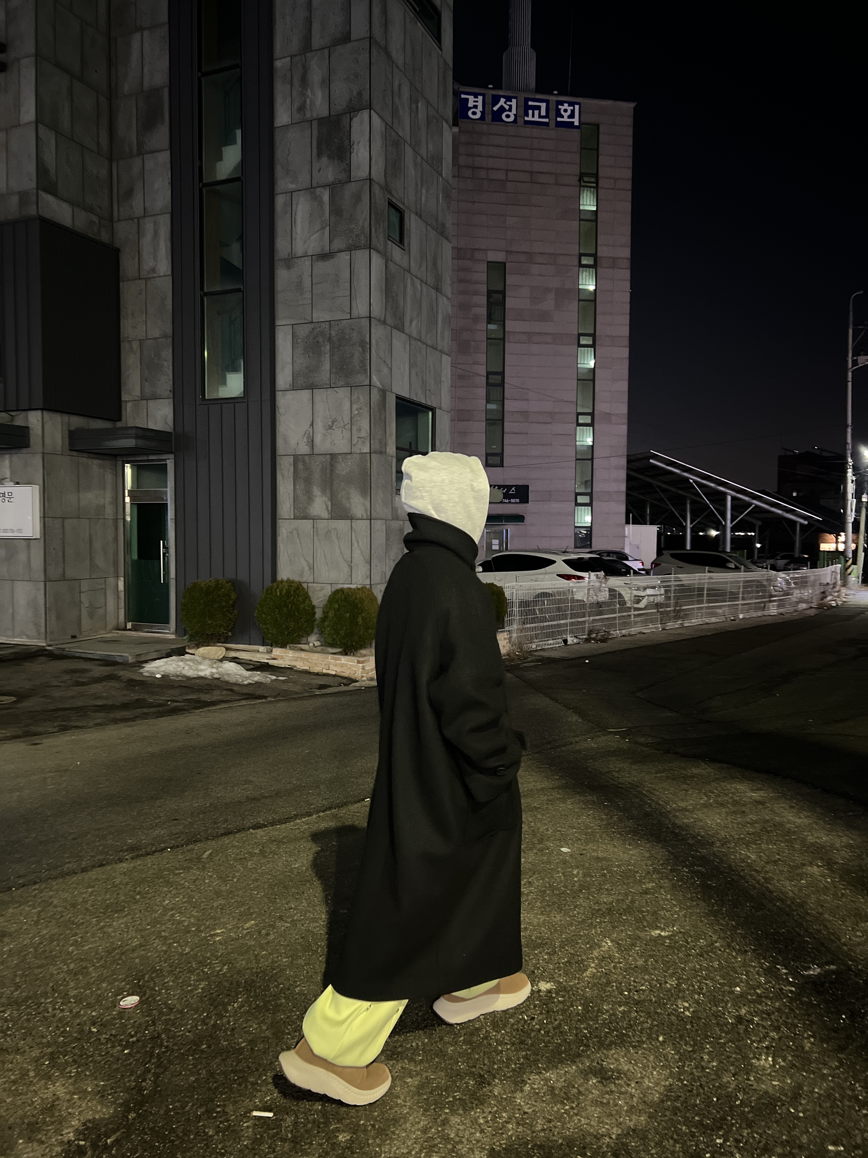 Undermycar Legion.02 Balmacaan Oversized Wool Coat Black, Nike x Stussy NRG RA Pullover Hoodie Dark Grey Heather (DJ9488-063) 착용 스타일 - 2