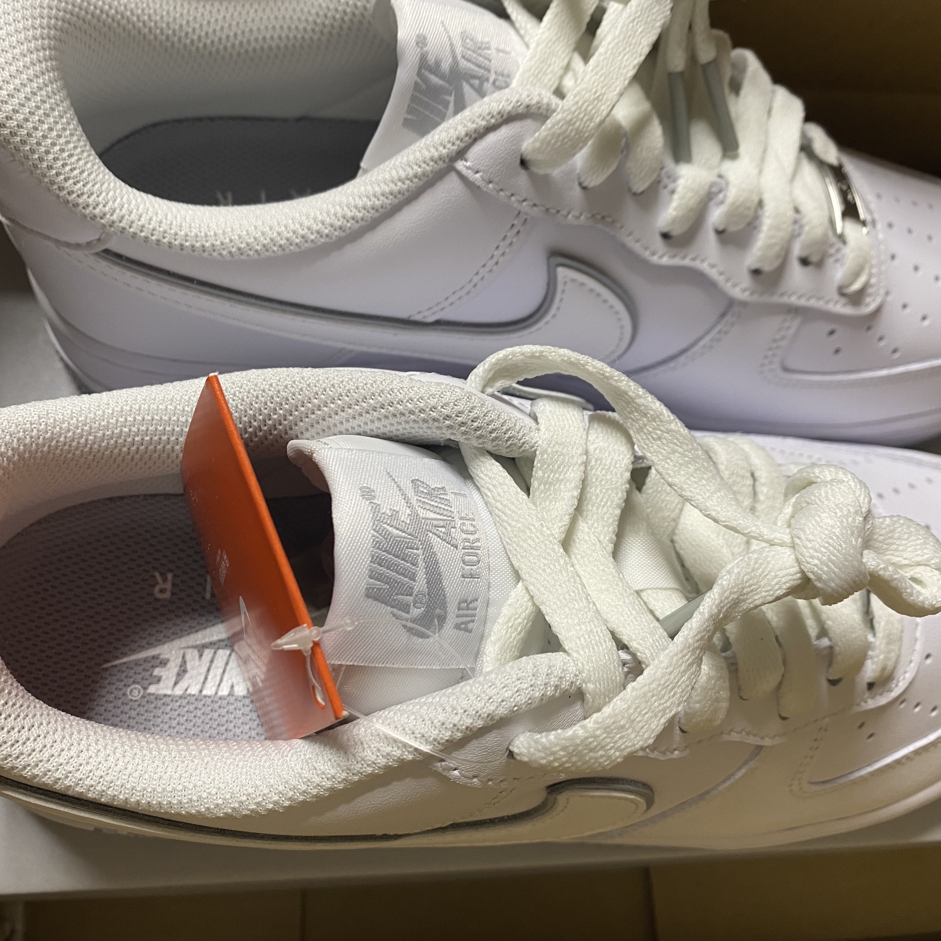 Nike Air Force 1 '07 White Wolf Grey 착용 스타일 - 1