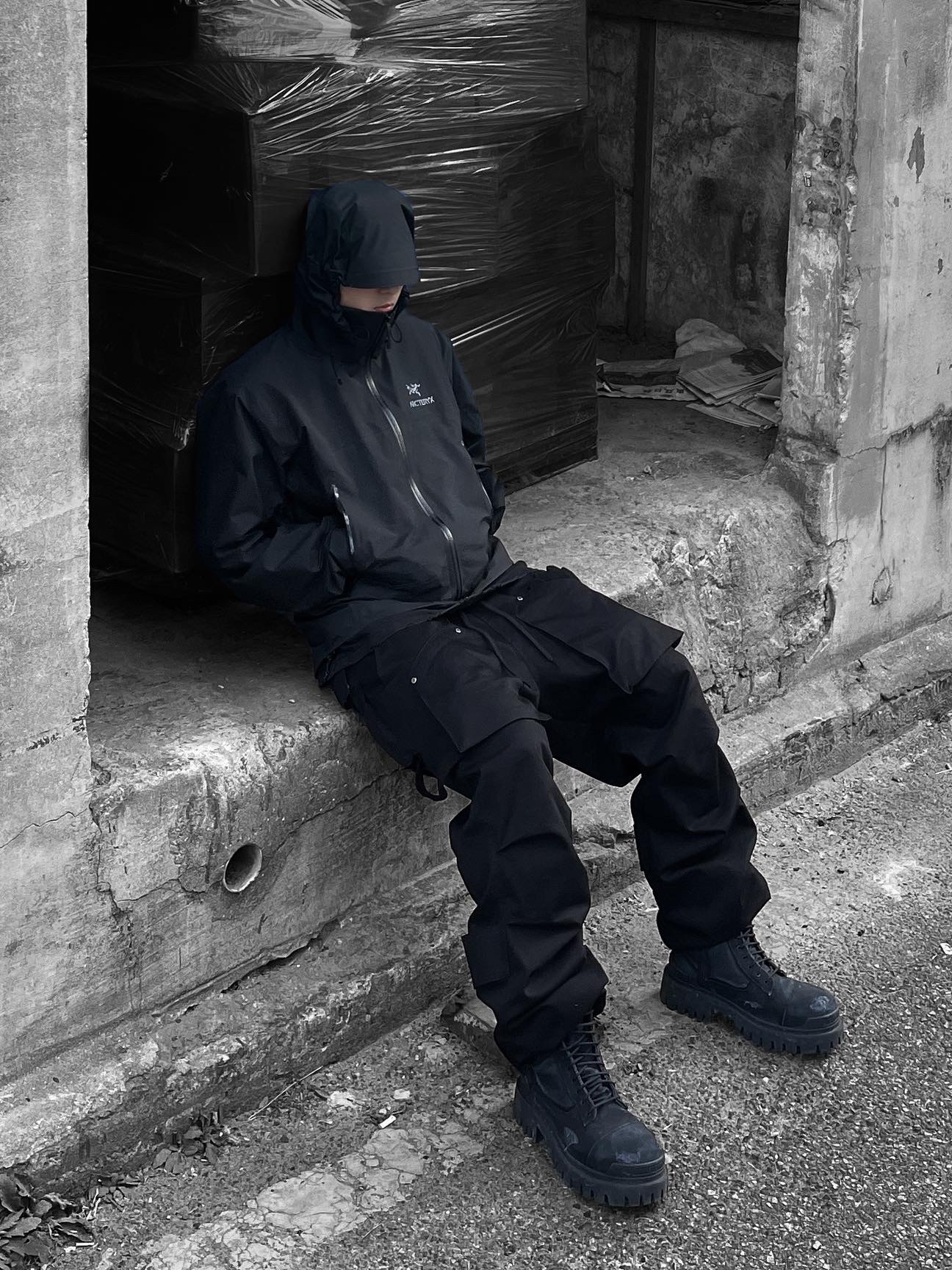 Arc'teryx Beta Jacket Black 착용 스타일 - 1
