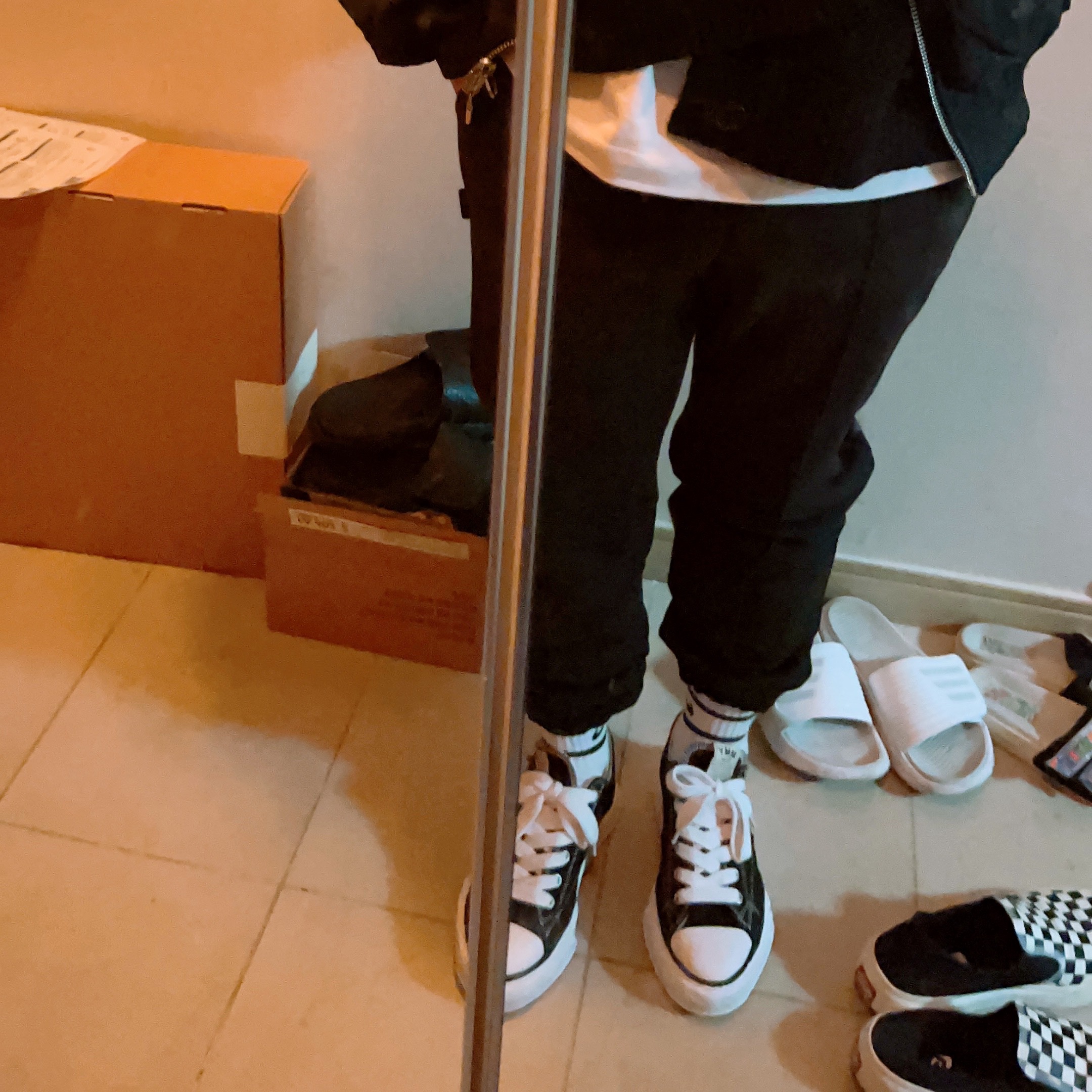 Maison Mihara Yasuhiro Peterson OG Sole Canvas Low Sneakers Black 착용 스타일
