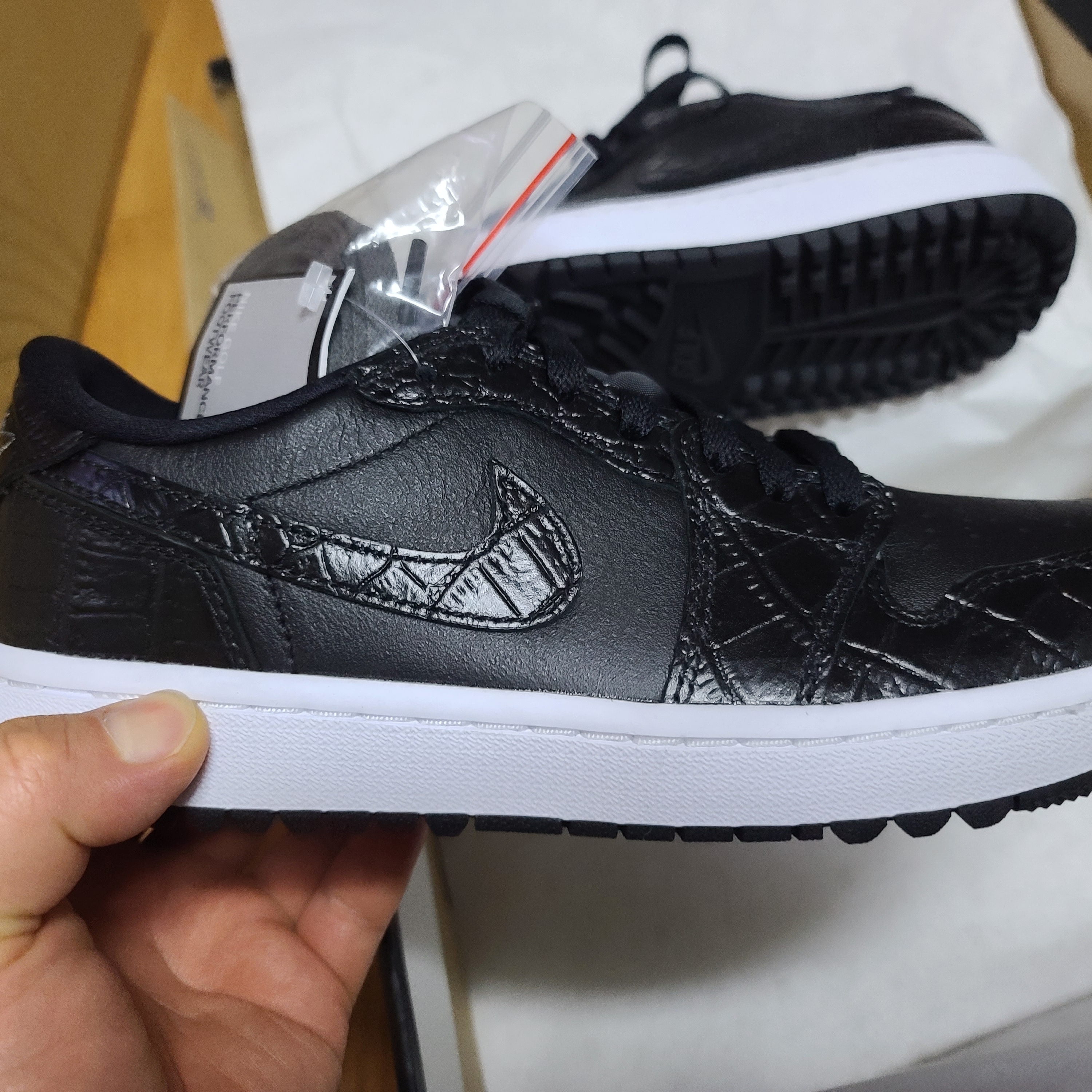 Jordan 1 Low Golf Black Iron Grey 착용 스타일 - 1