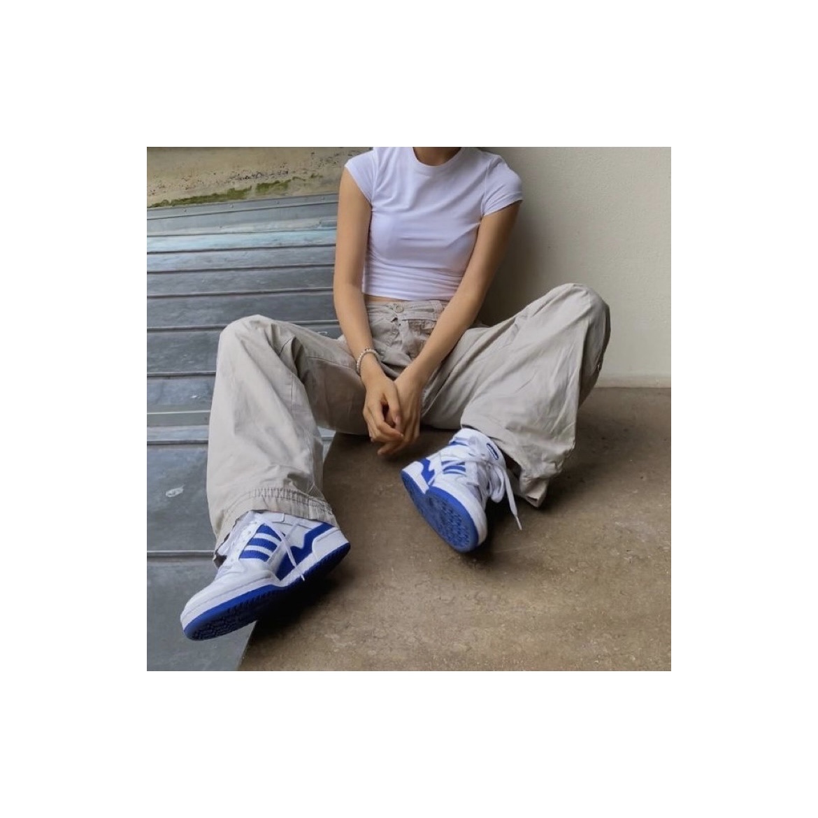 Adidas Forum Low White Royal Blue 착용 스타일 - 4