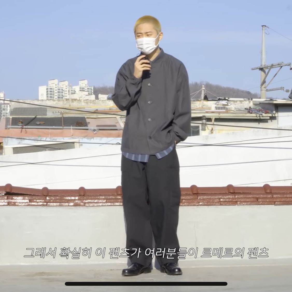 Uniqlo U Wide Fit Baker Pants Black 착용 스타일 - 2