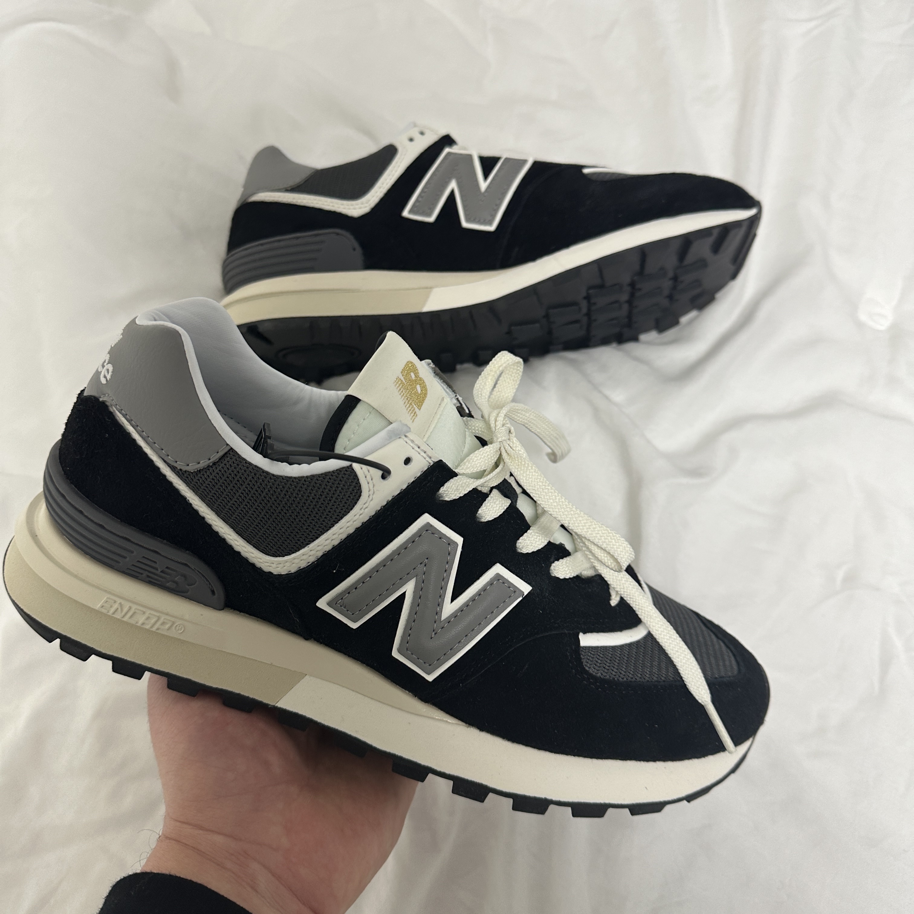 New Balance 574 Legacy Black, Nike ACG Therma-Fit Pullover Fleece Hoodie Black - Asia 착용 스타일 - 1