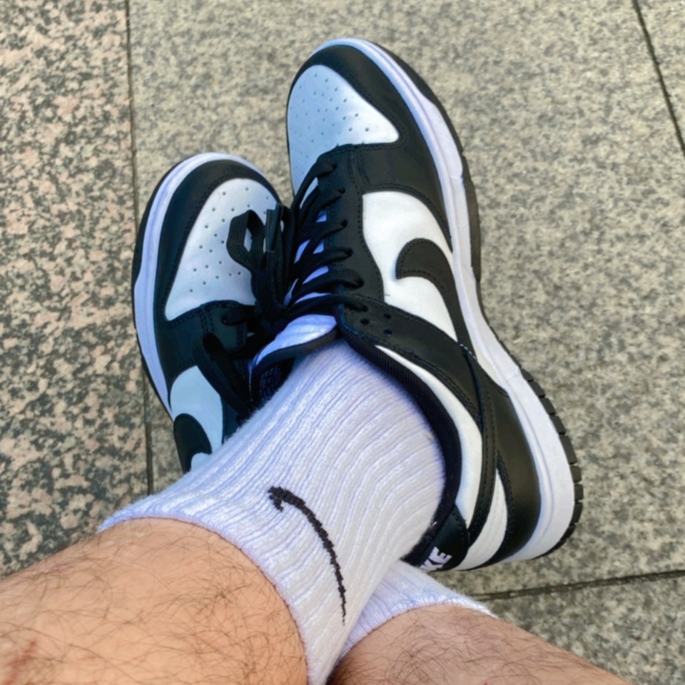 Nike Dunk Low Retro Black 착용 스타일