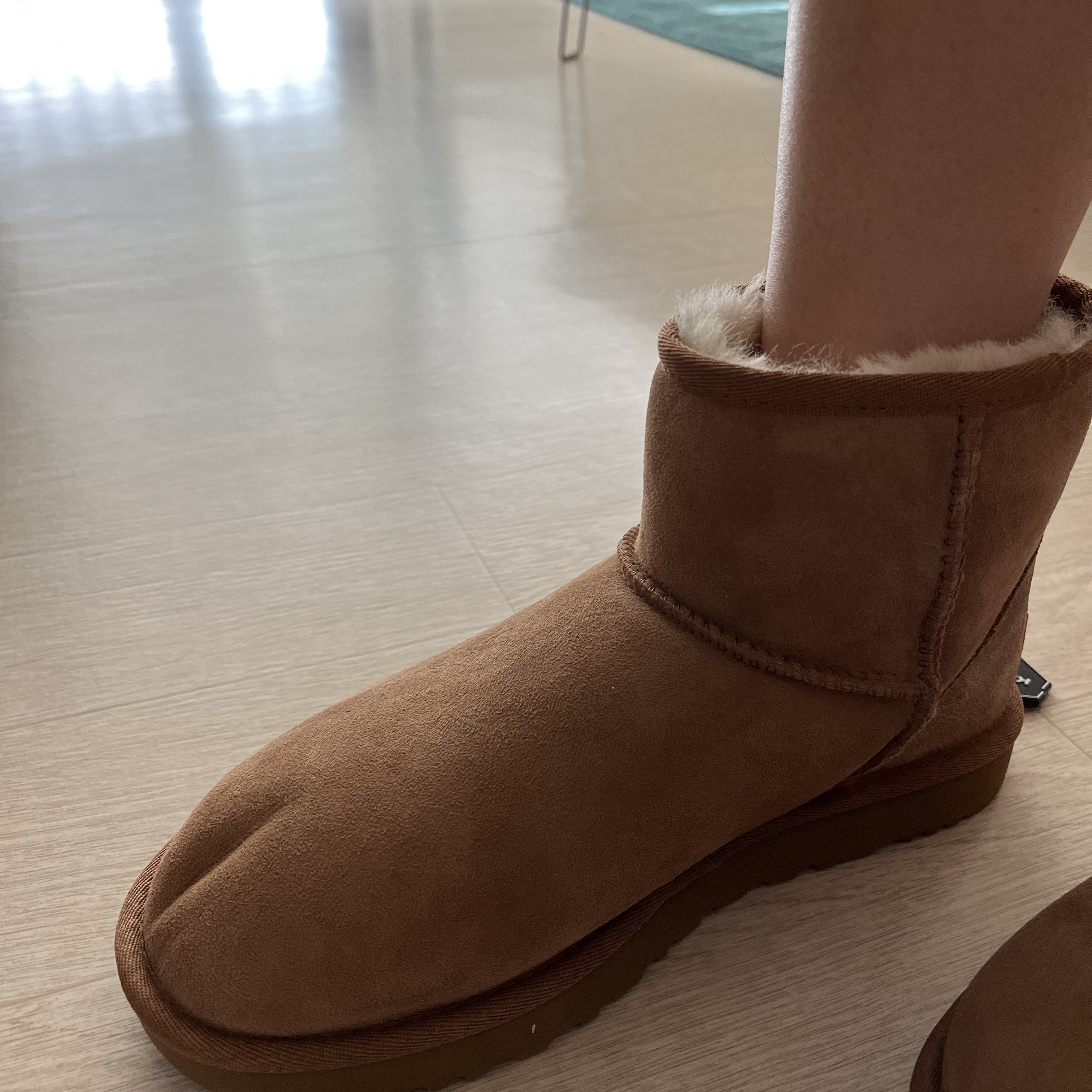 (W) UGG Classic Mini II Boots Chestnut 착용 스타일 - 2