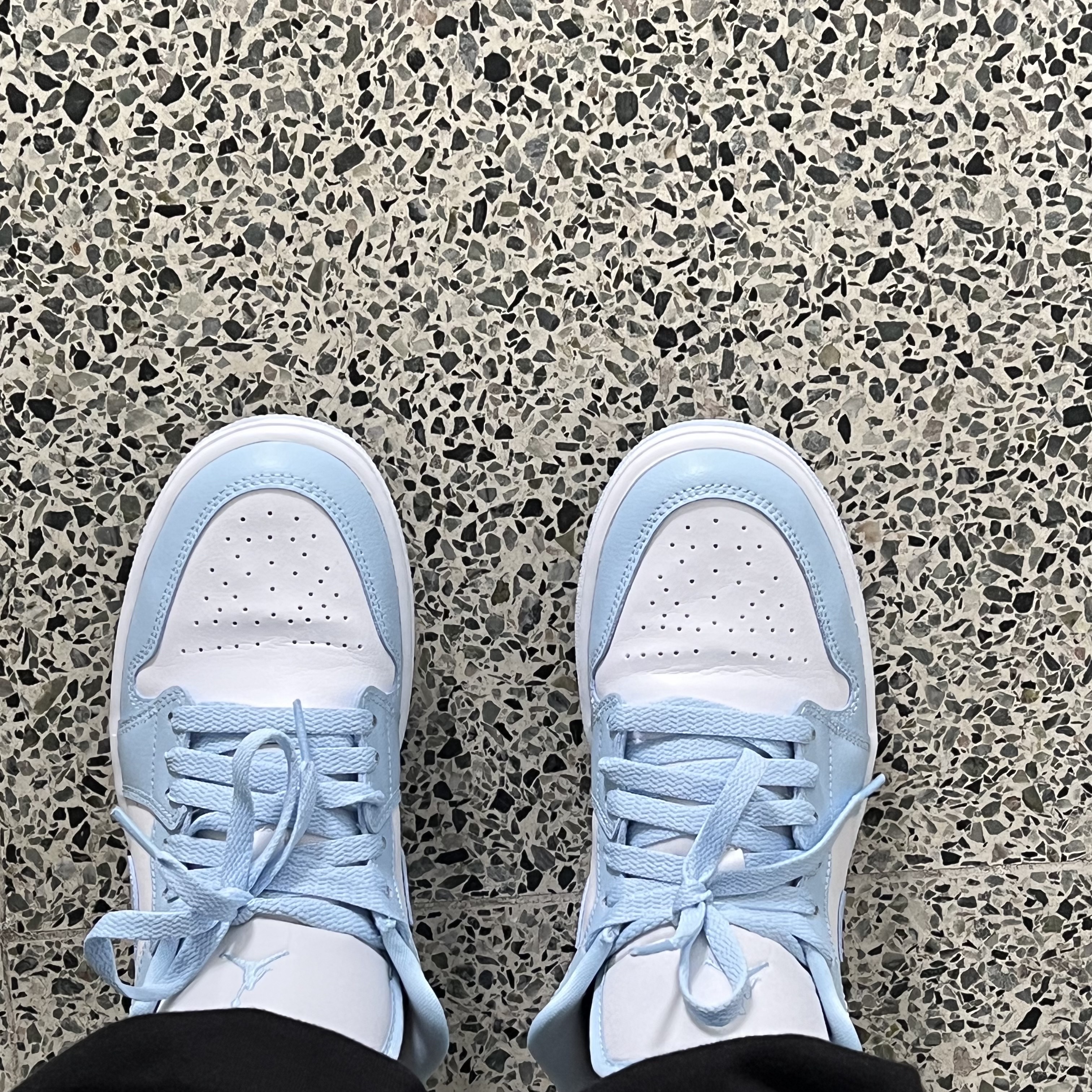 (W) Jordan 1 Low White Ice Blue 착용 스타일 - 2