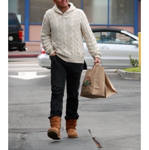 UGG Classic Short Boots Chestnut, UGG Classic Mini Boots Chestnut 착용 스타일 - 3