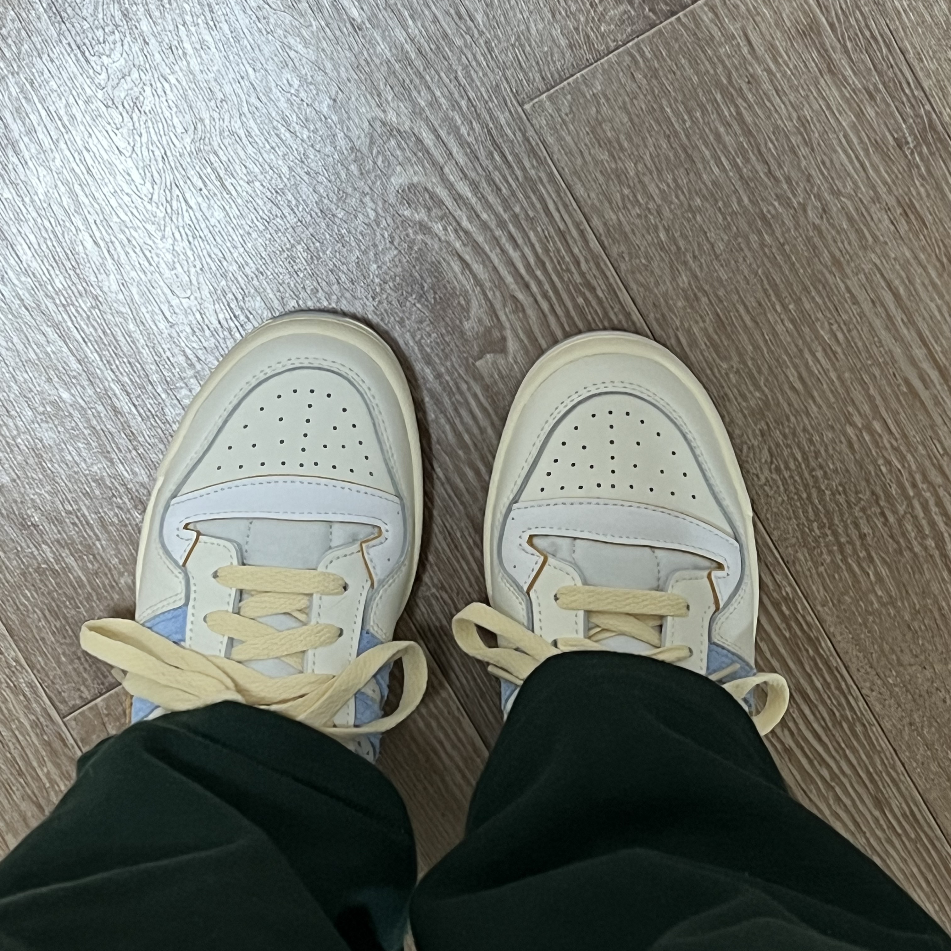 Adidas Forum 84 Low Clear Sky 착용 스타일 - 4
