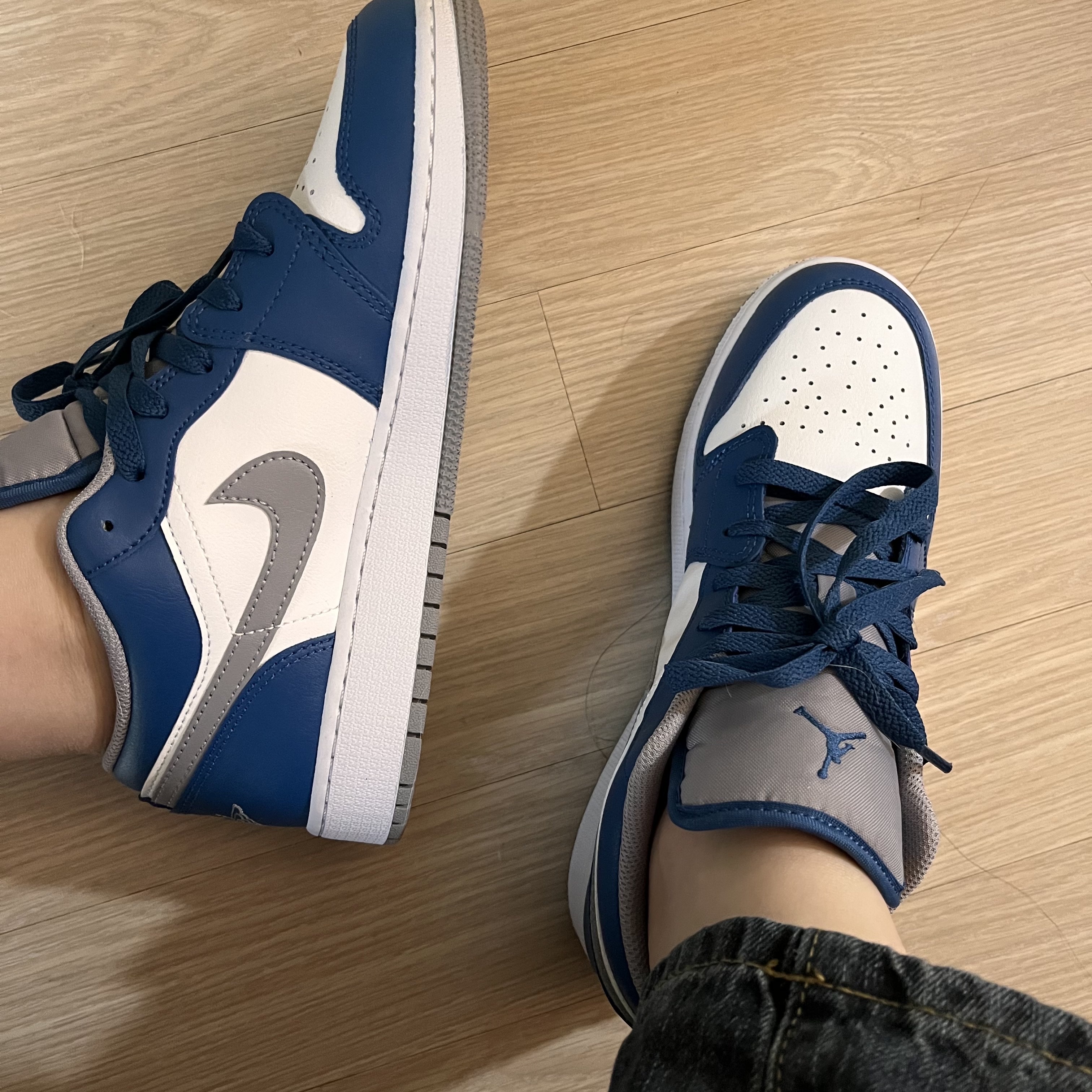 (GS) Jordan 1 Low True Blue Cement Grey 착용 스타일