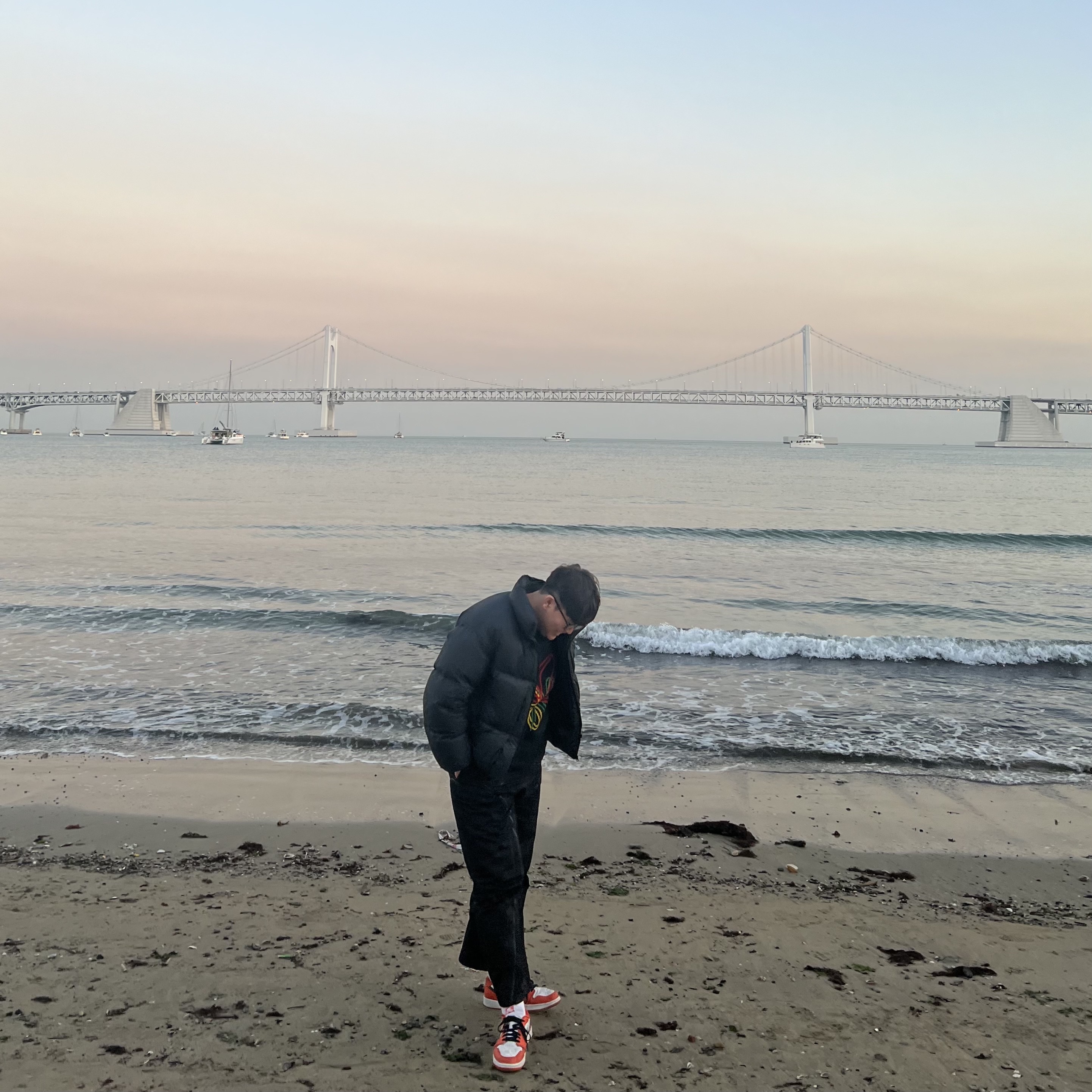 Typing Mistake Love Pixel Knit Black - 22FW, Jordan 1 Low OG Starfish 착용 스타일