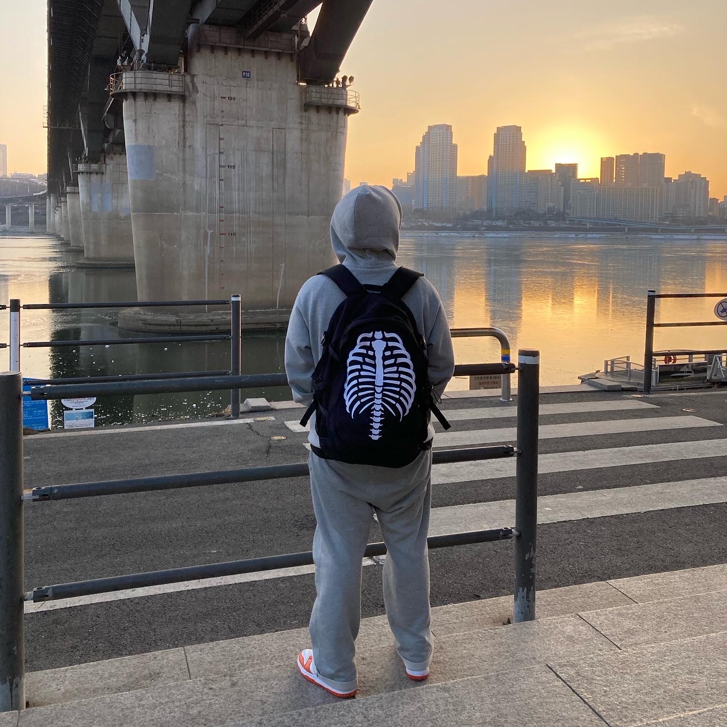 Ader Error x Zara Backpack Black, Arc'teryx Heliad 15 Backpack Black 착용 스타일 - 2