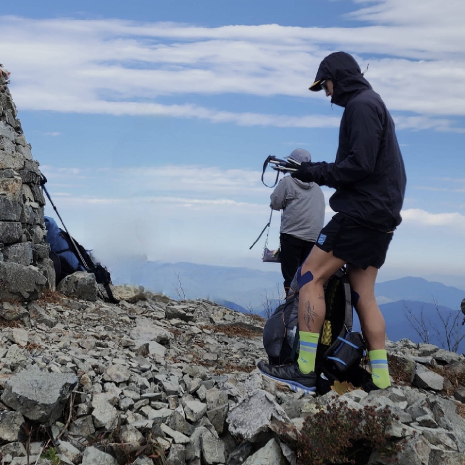 Salomon XT-6 Clear Black Riviera 착용 스타일 - 1