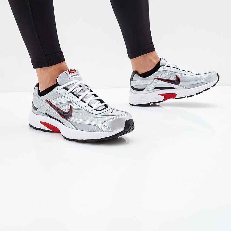 (W) Nike Initiator Cherry Metallic Silver, Nike Initiator Metallic Silver Black 착용 스타일 - 4