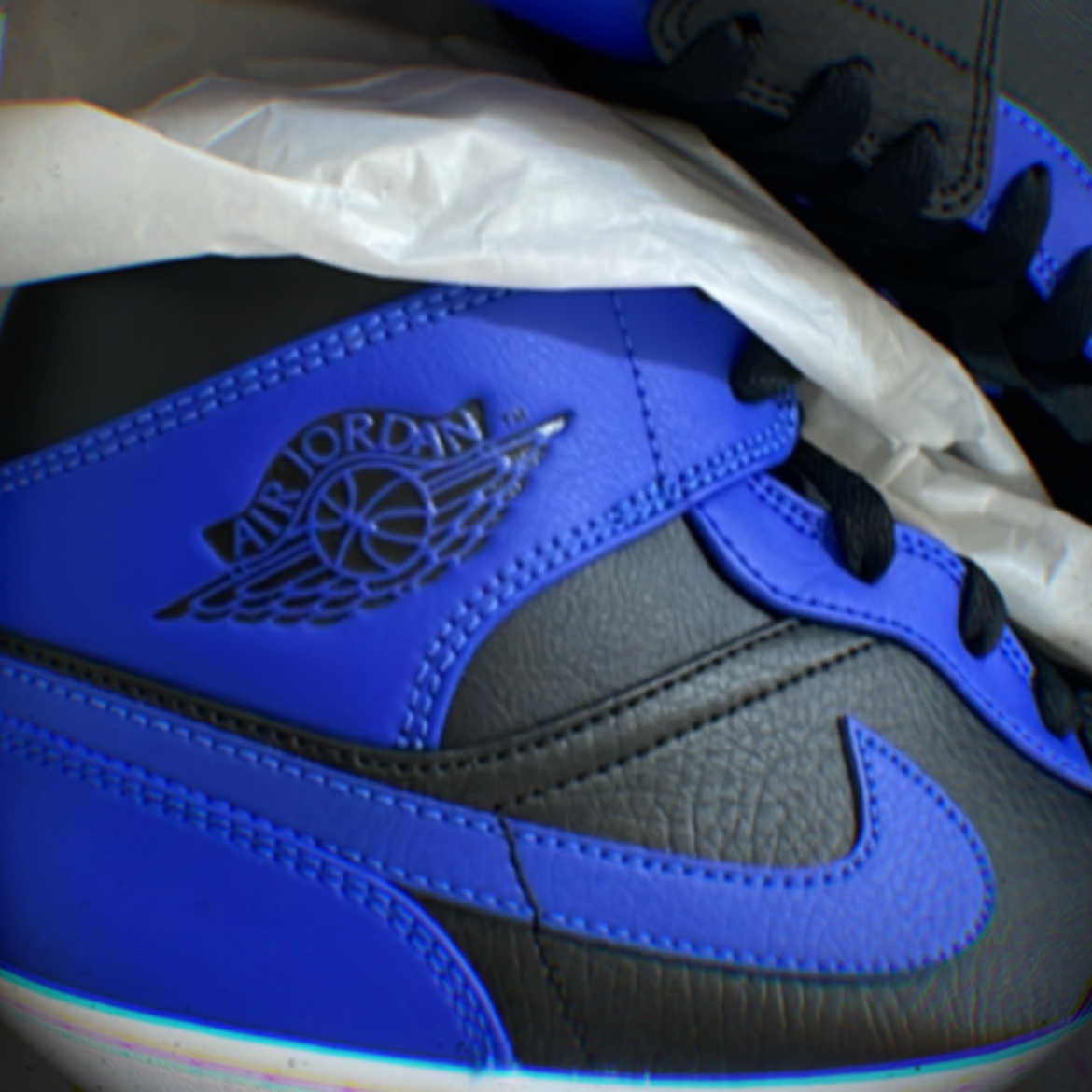 Jordan 1 Mid Black Hyper Royal 착용 스타일 - 2