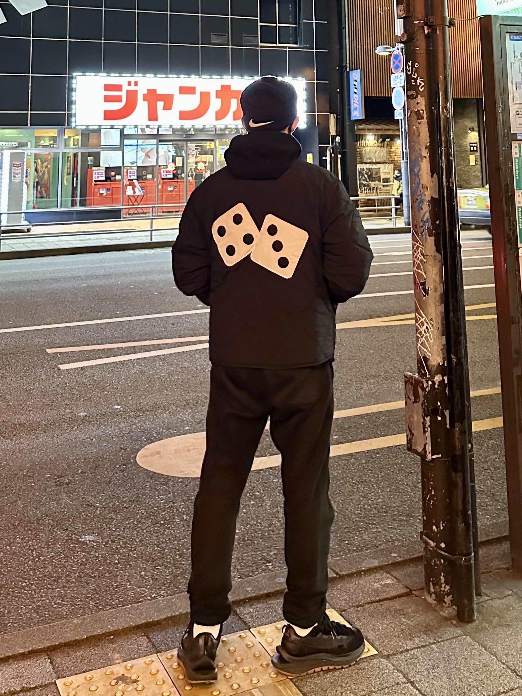 Stussy Dice Quilted Liner Jacket Black, Nike x Sacai VaporWaffle Black and Gum 착용 스타일