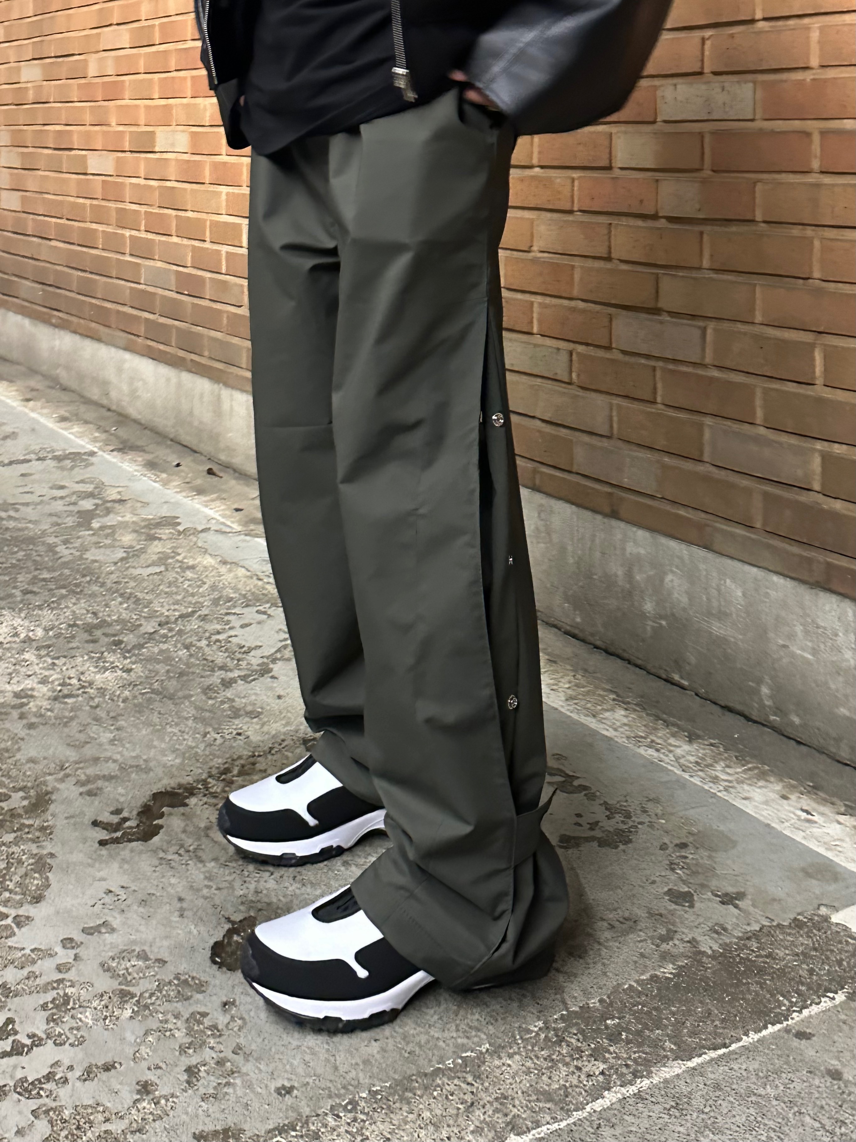 Nike x Comme des Garcons Homme Plus Air Max Sunder SP White Black 착용 스타일 - 3