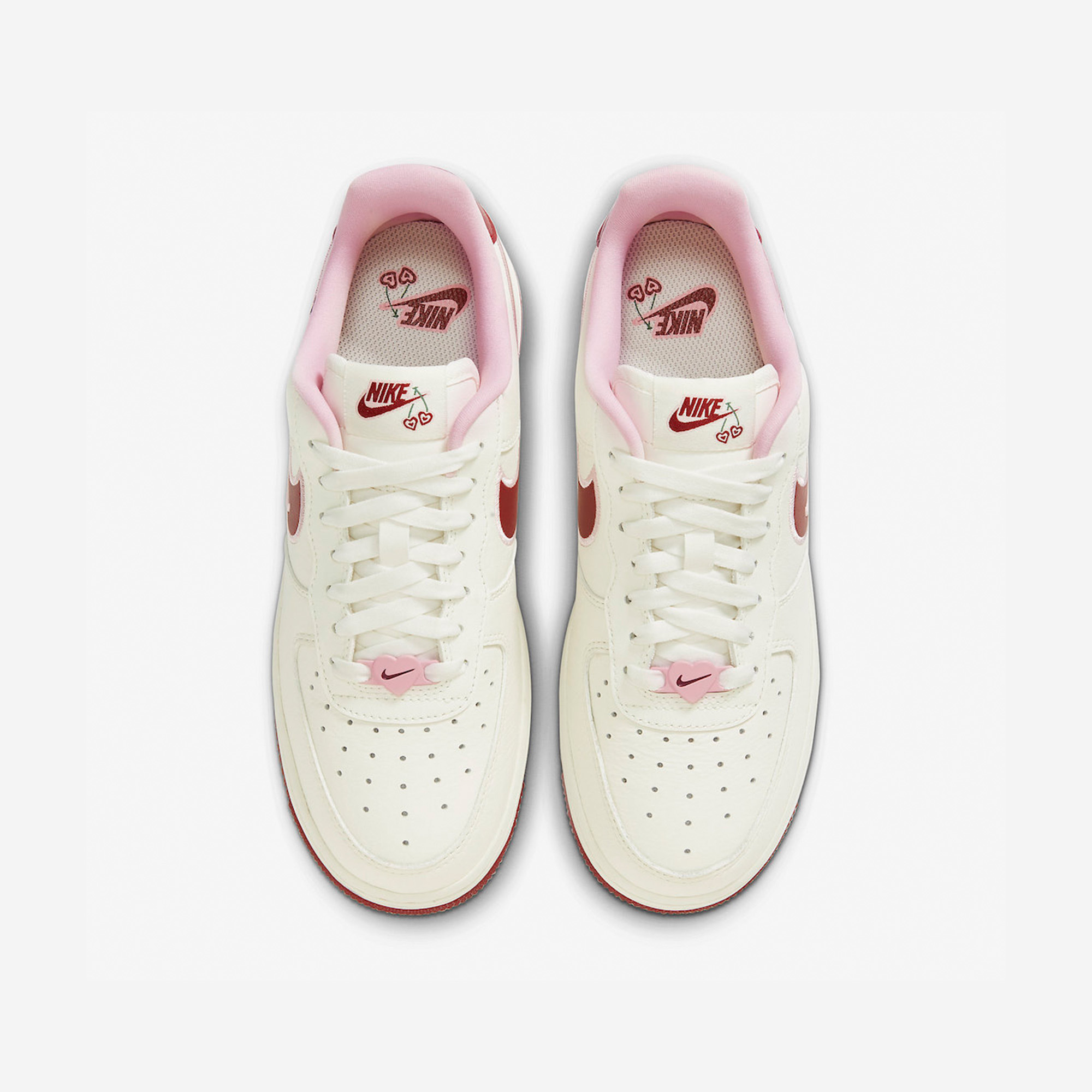 Nike Air Force 1 '07 QS Valentine's Day, (W) Nike Air Force 1 '07 Valentine Day 2022 착용 스타일 - 4