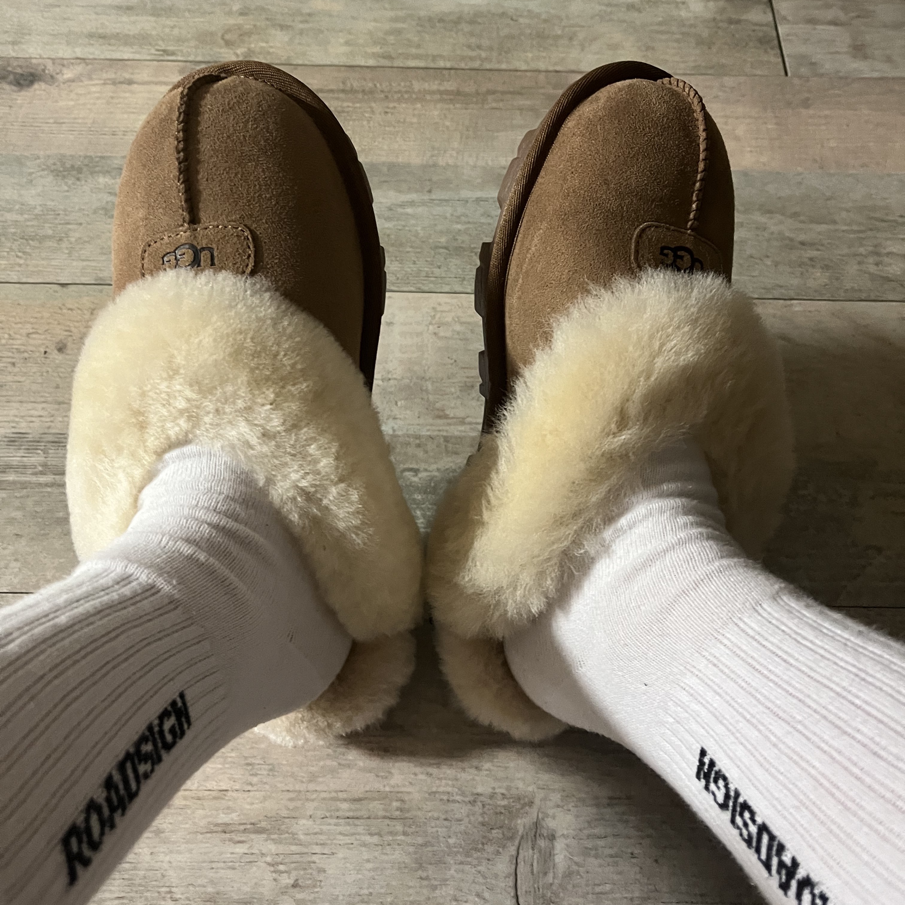(W) UGG Coquette Slipper Chestnut 착용 스타일