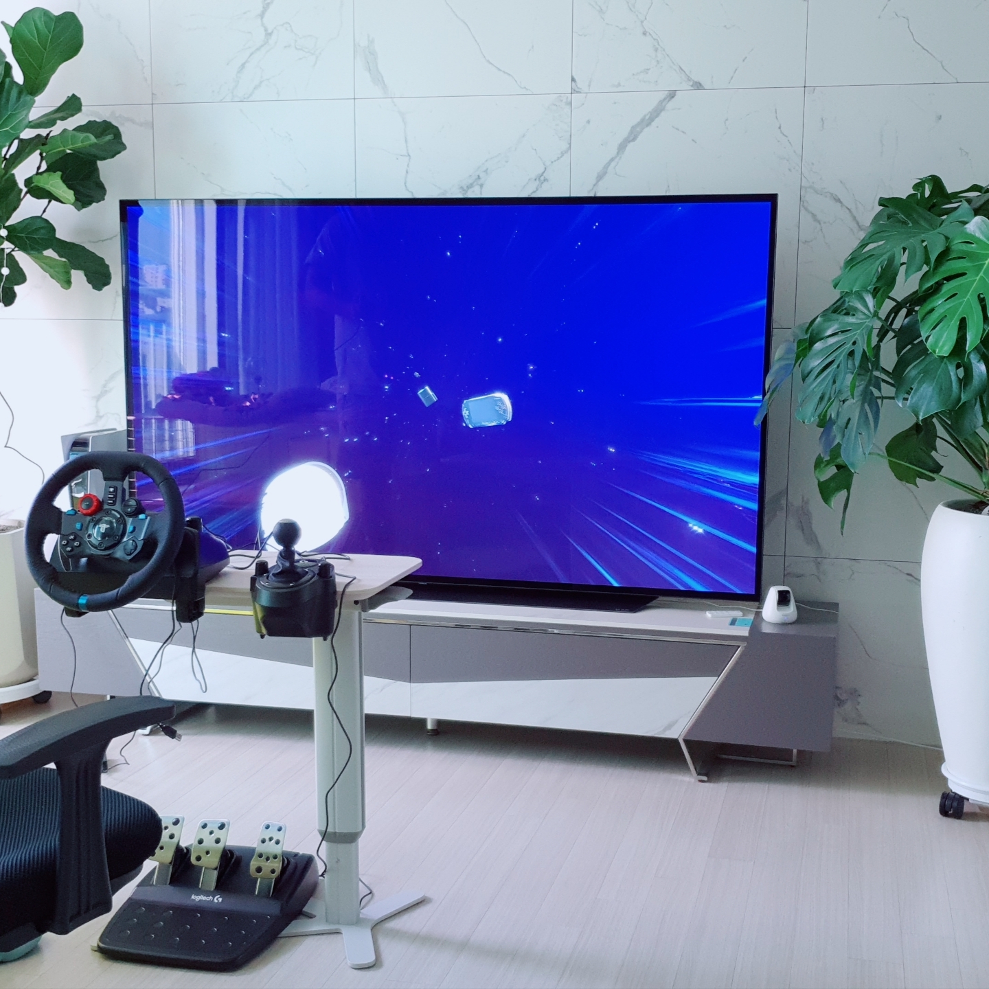 Playstation 5 Blu-ray Edition (SIEK 220V), Playstation 5 DualSense Wireless Controller White (Korean Ver.) 착용 스타일 - 2