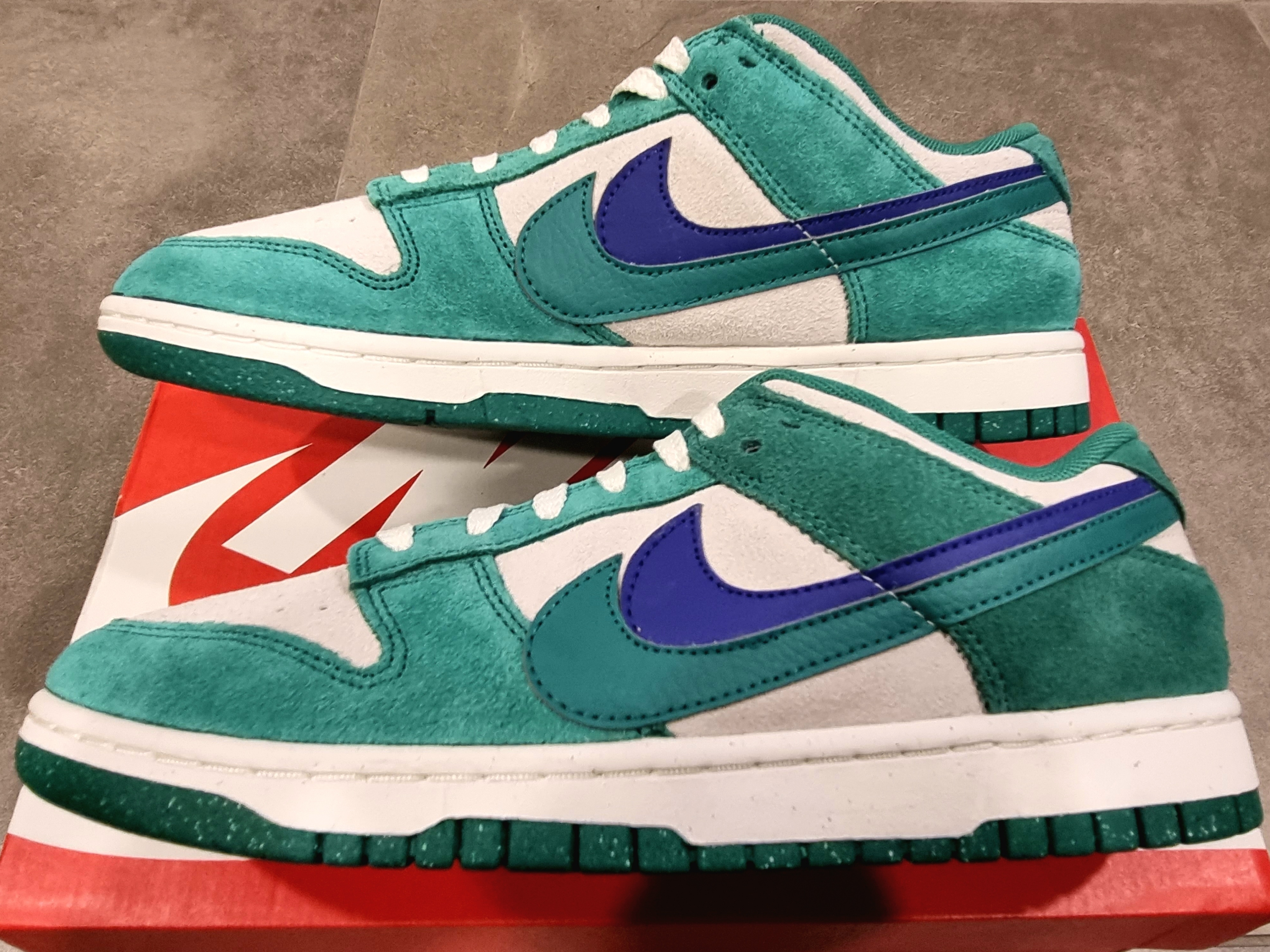 (W) Nike Dunk Low SE 85 Neptune Green and Sail 착용 스타일 - 2