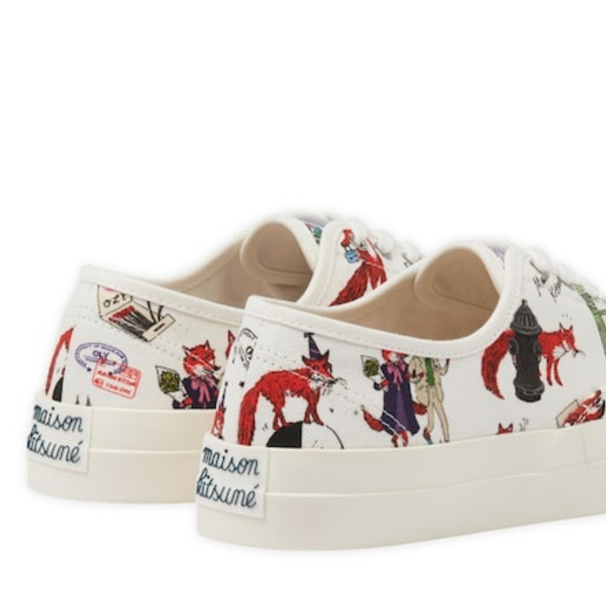 Maison Kitsune Oly All-Over Print Laced Sneakers Multicolor 착용 스타일 - 2
