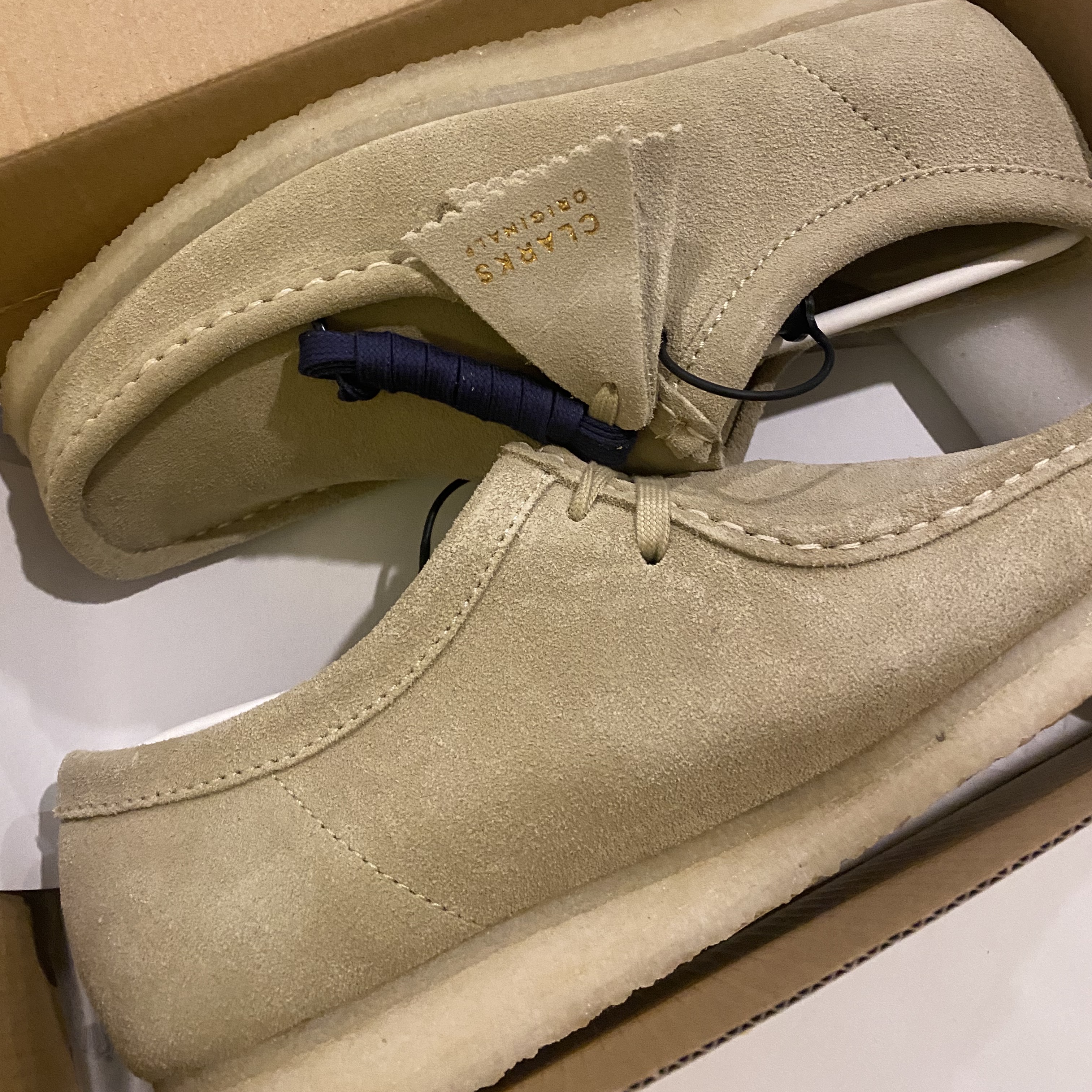 Clarks Wallabee Maple Suede 착용 스타일 - 1