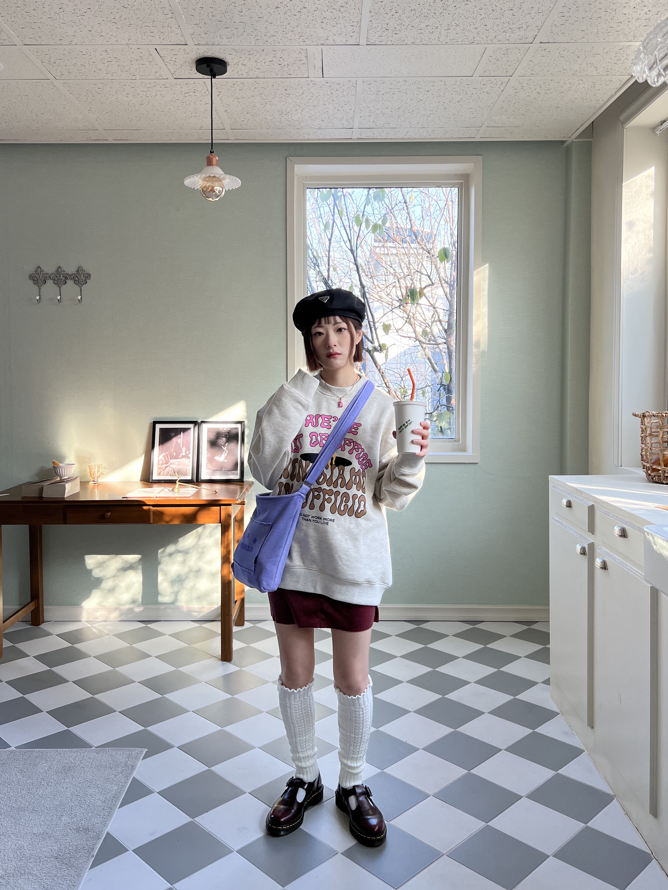 IAB Studio Pigment Sweatshirt & Mini Bag Lavender, IAB Studio Pigment Bag Lavender 착용 스타일 - 2