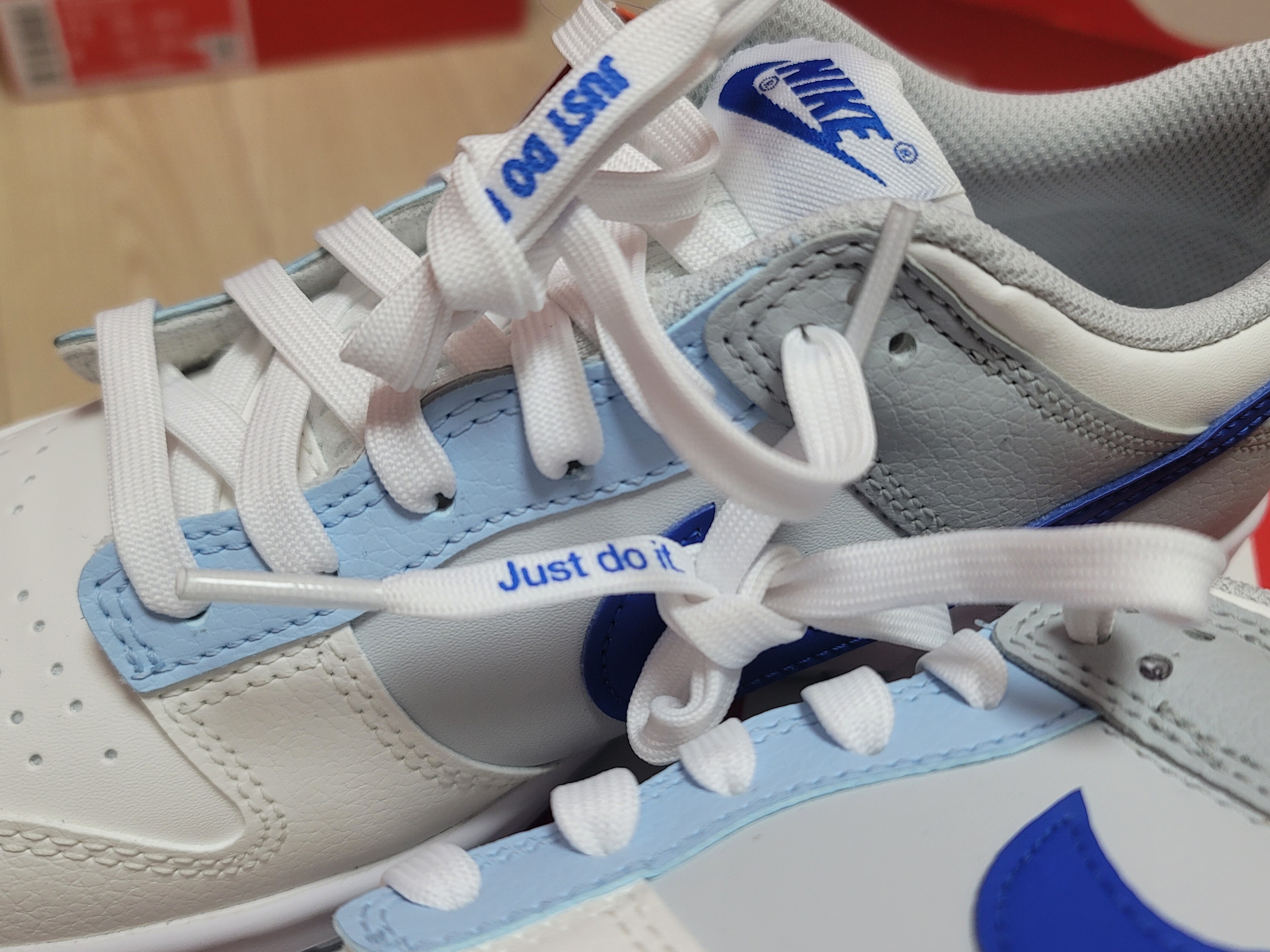 (GS) Nike Dunk Low Ivory Hyper Royal 착용 스타일 - 2