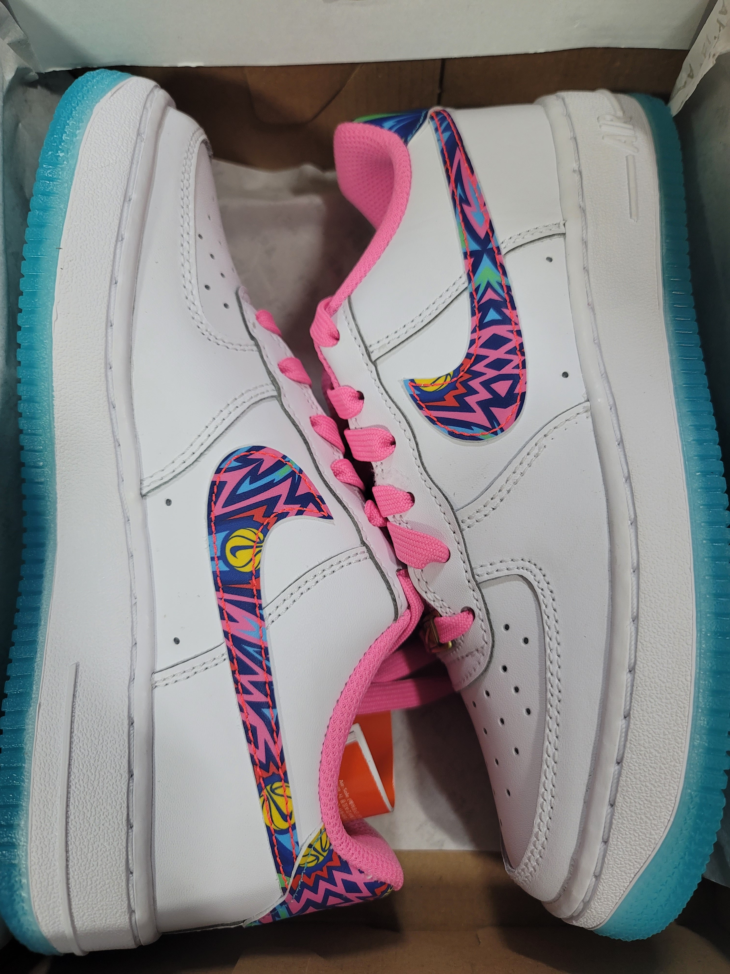 (GS) Nike Air Force 1 White Pink Glow 착용 스타일 - 1