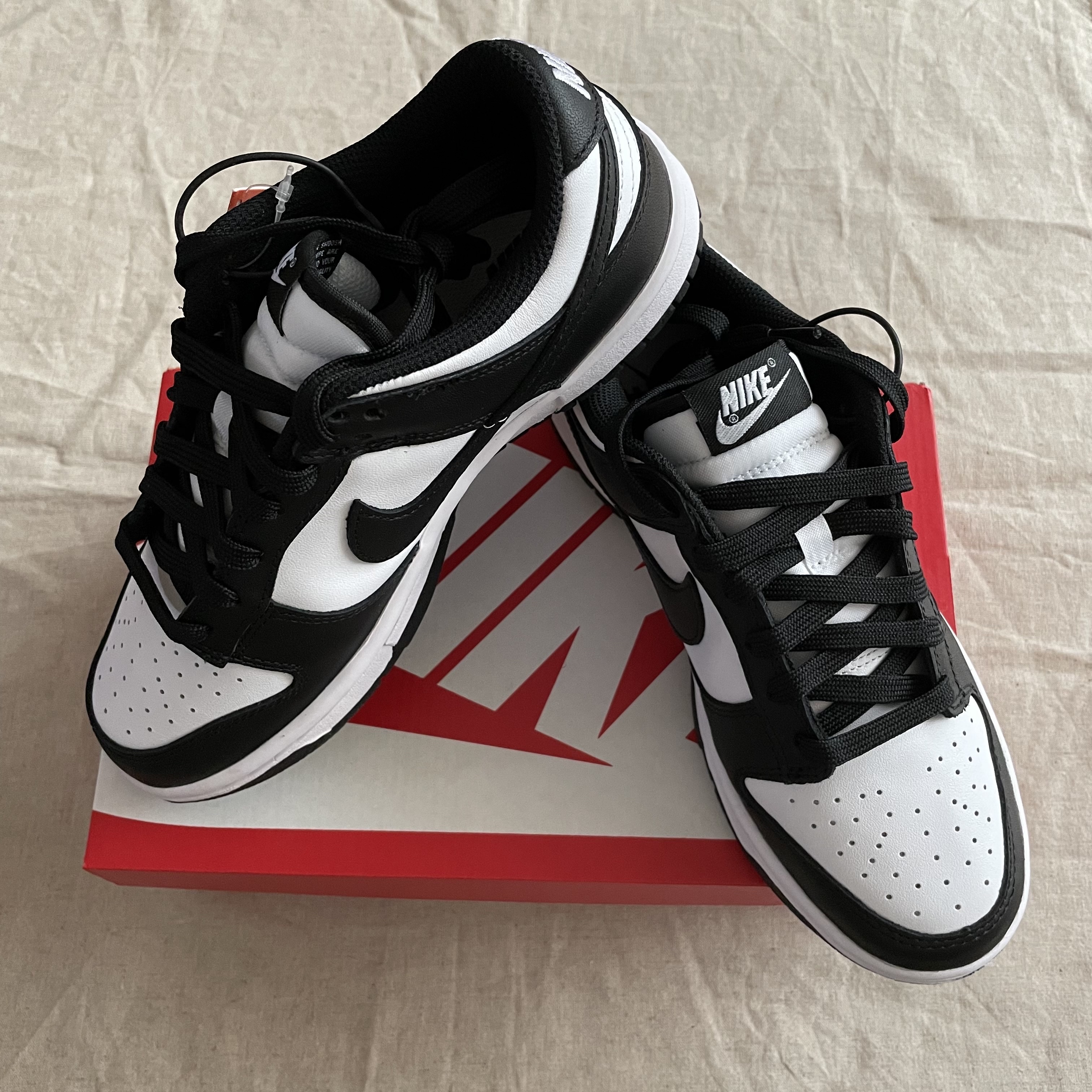 (W) Nike Dunk Low Black 착용 스타일