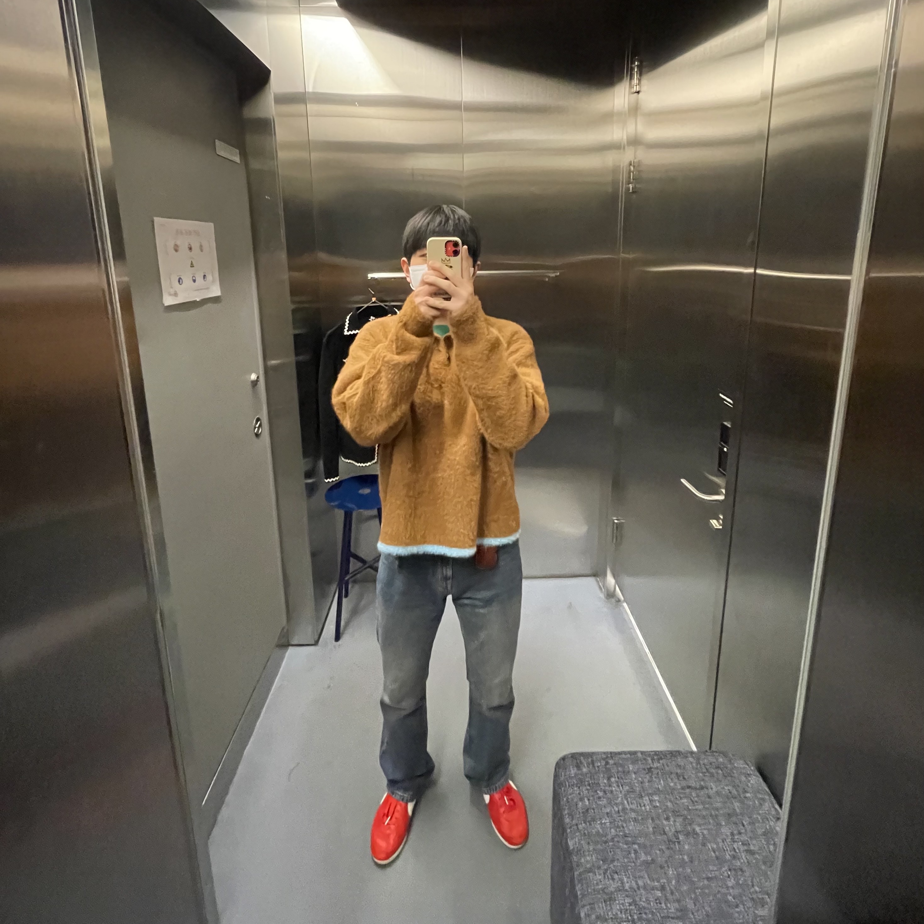 Nike x Stranger Things Classic Cortez Independence Day Pack Red, Jacquemus Le Polo Neve Fluffy Long Sleeve Brown 착용 스타일 - 4