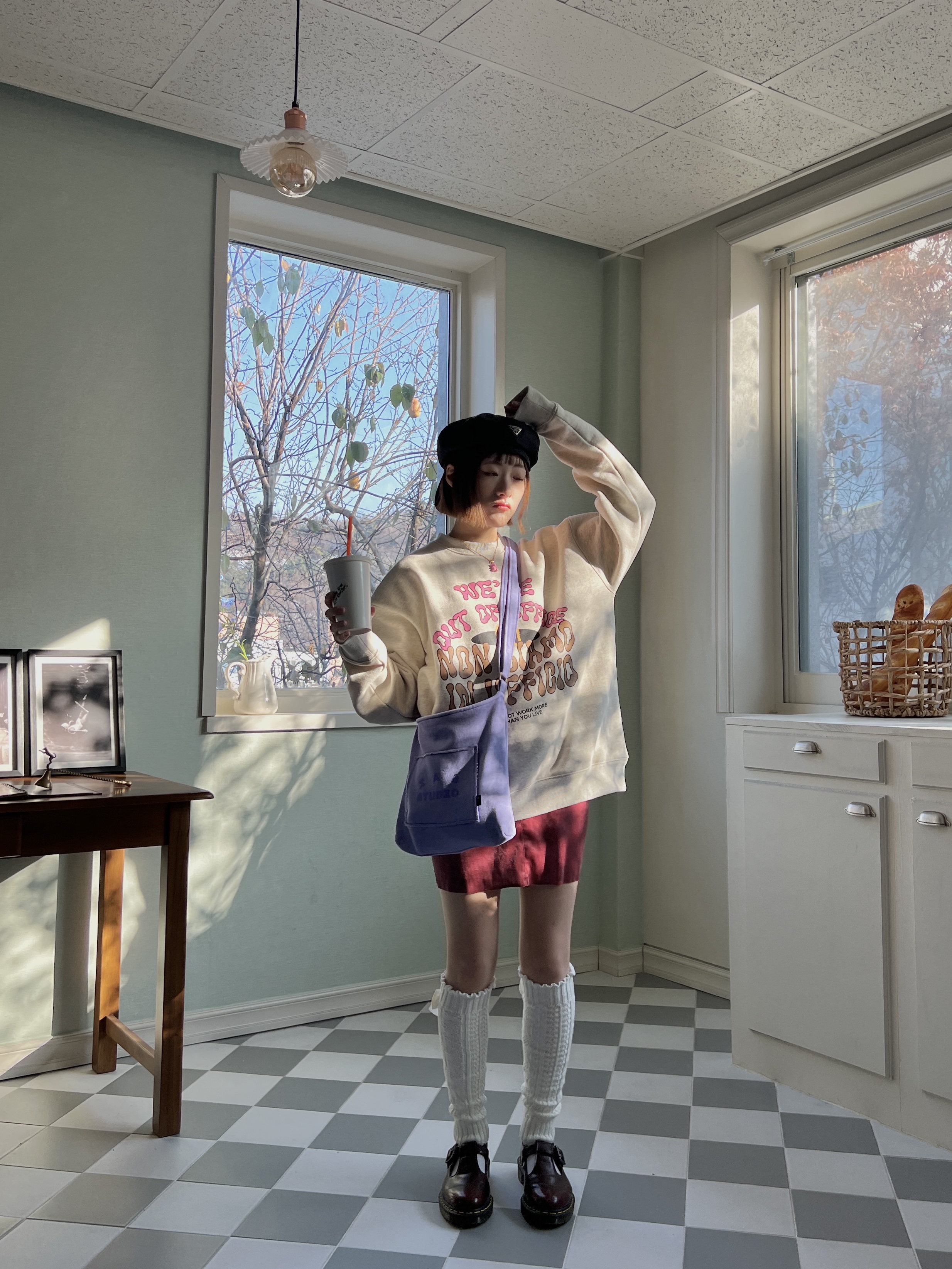 IAB Studio Pigment Sweatshirt & Mini Bag Lavender, IAB Studio Pigment Bag Lavender 착용 스타일 - 4