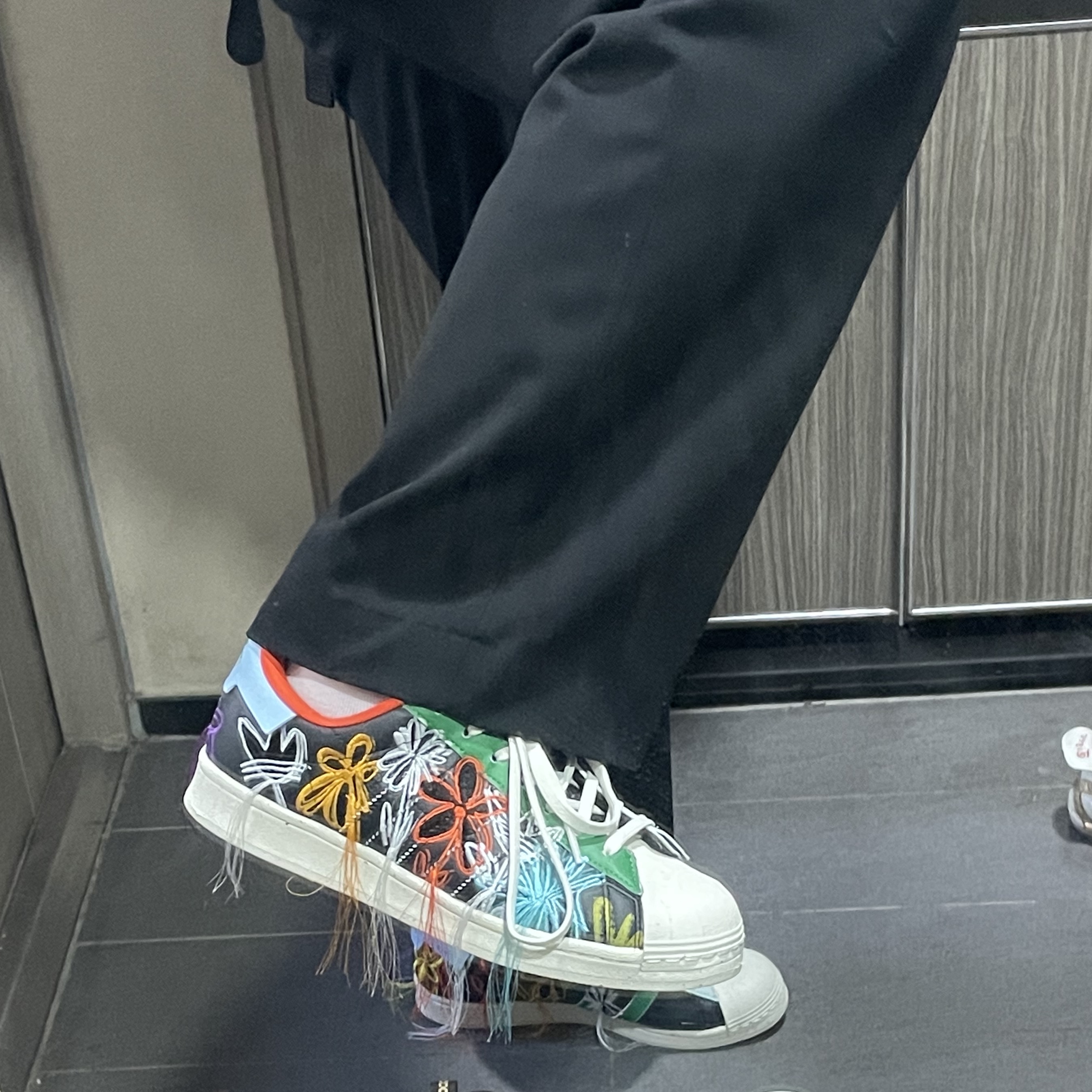 Adidas x Sean Wotherspoon Superstar Superearth Black 착용 스타일 - 3