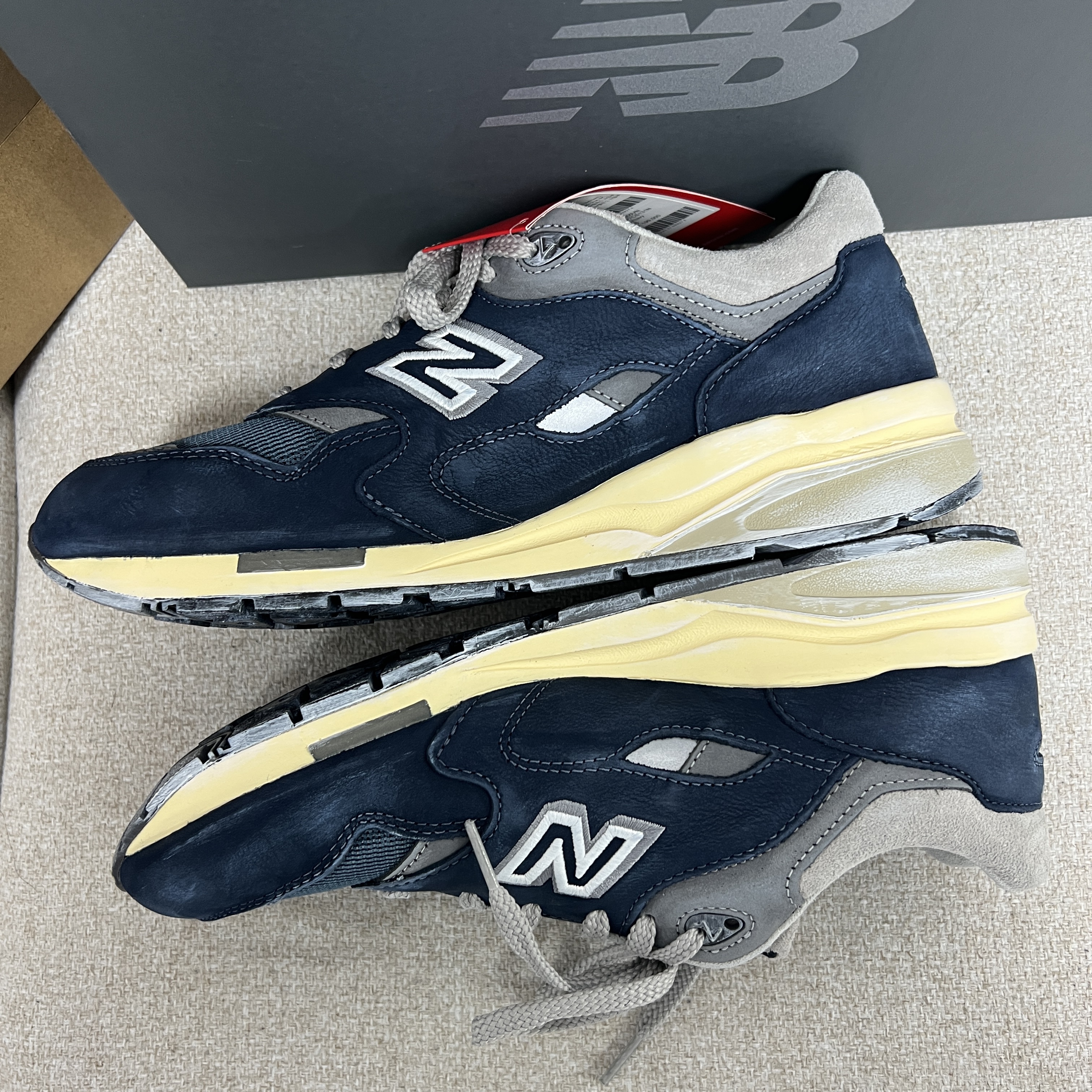 New Balance 1600 Premium Vintage Navy 착용 스타일 - 2
