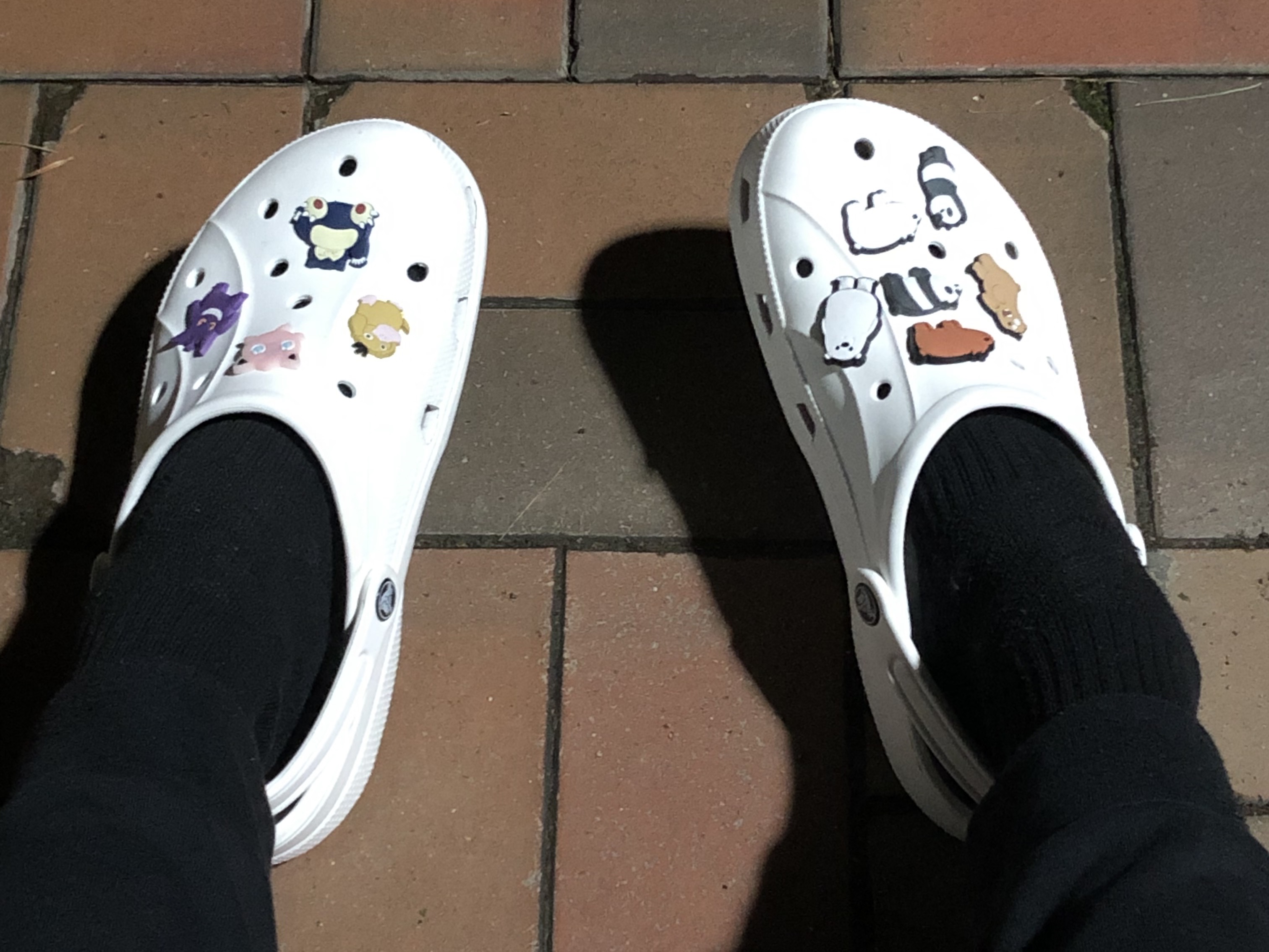 Crocs Classic Clog White 착용 스타일 - 2