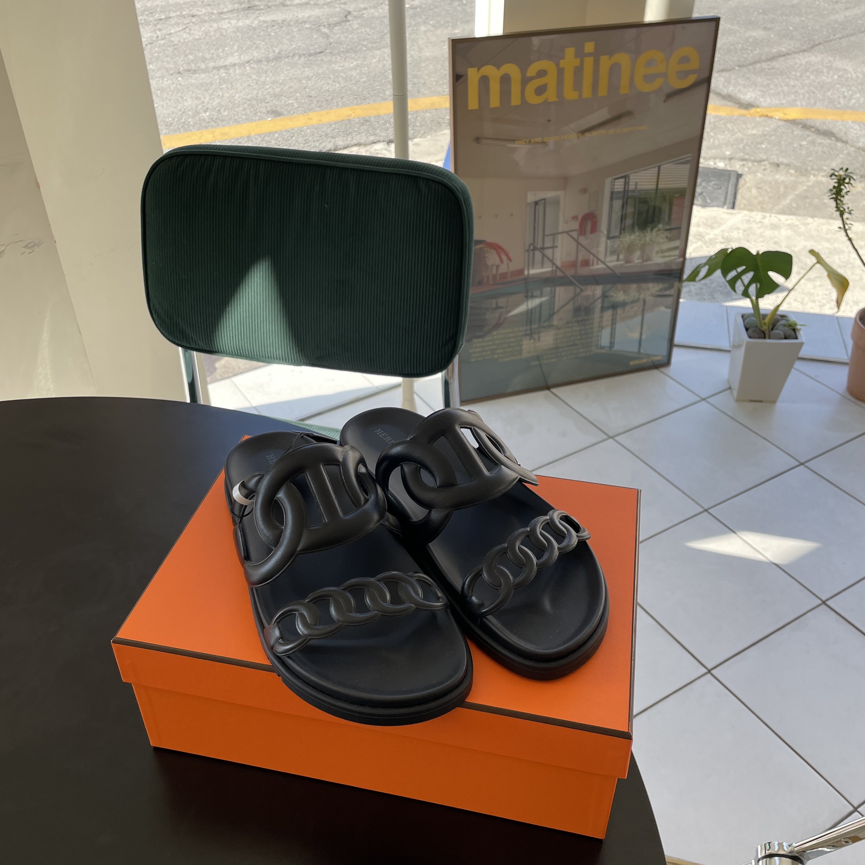 (W) Hermes Extra Sandal Nappa & Noir 착용 스타일