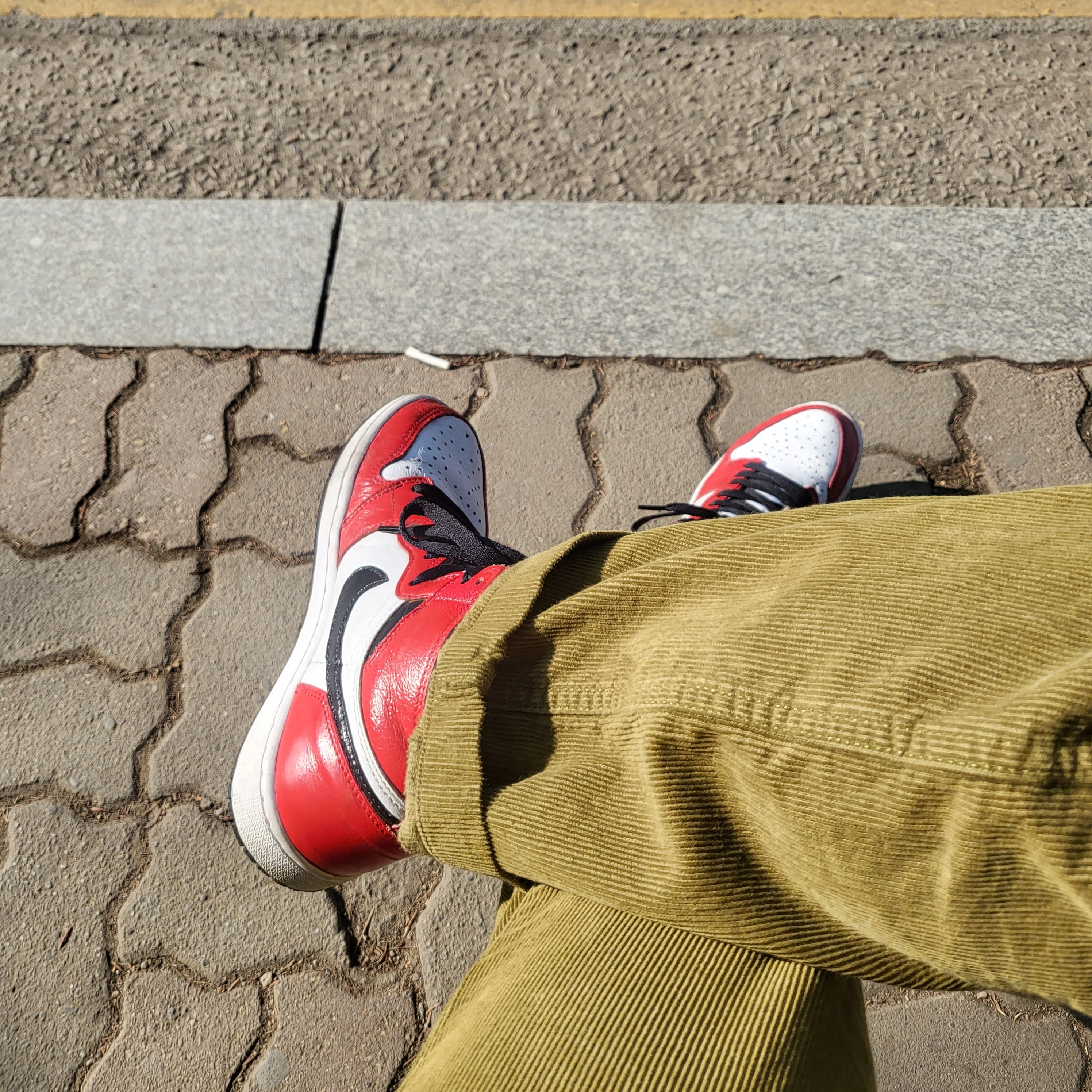 Jordan 1 Retro High OG Light Fusion Red 착용 스타일 - 1