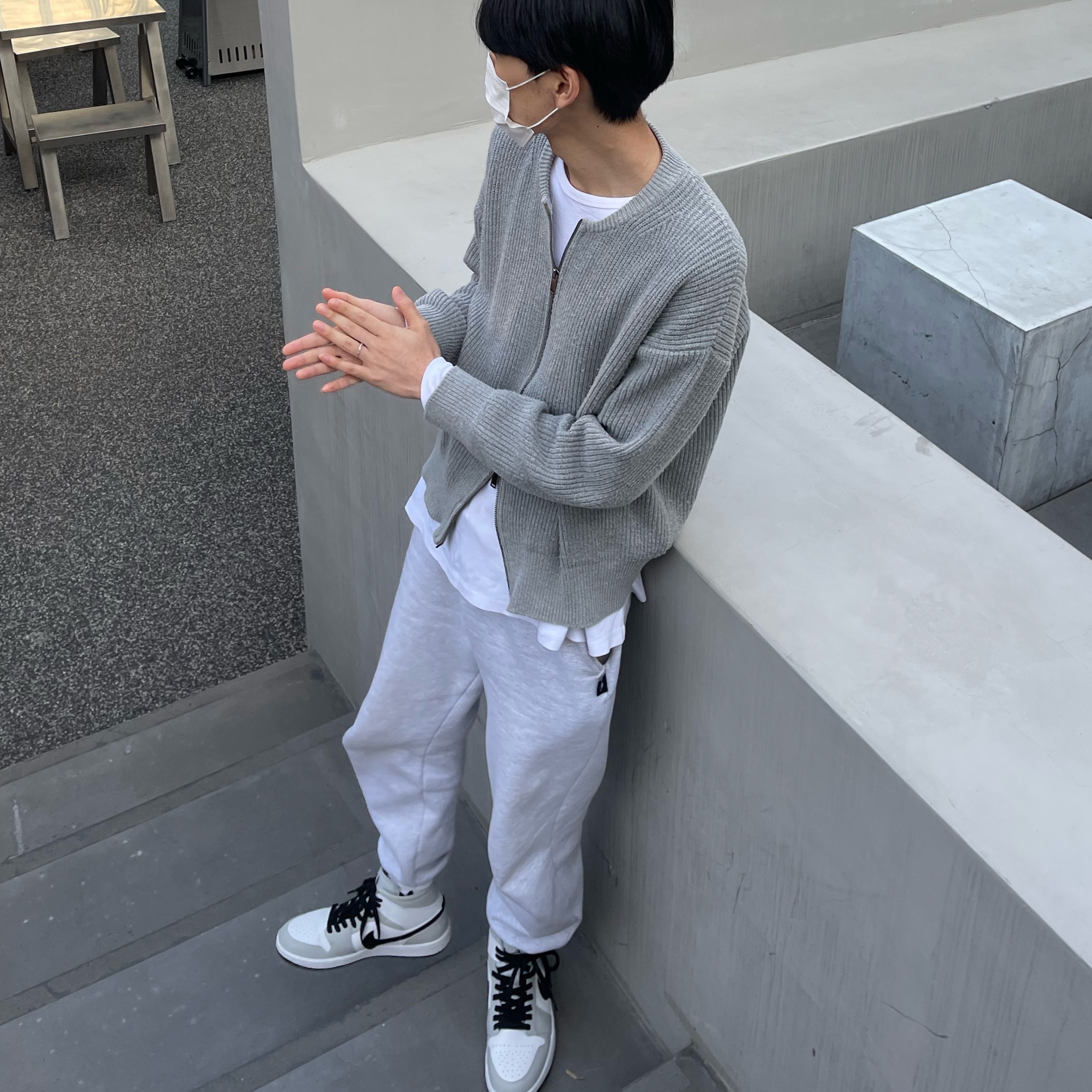 (W) Jordan 1 Mid Grey Fog 착용 스타일 - 2