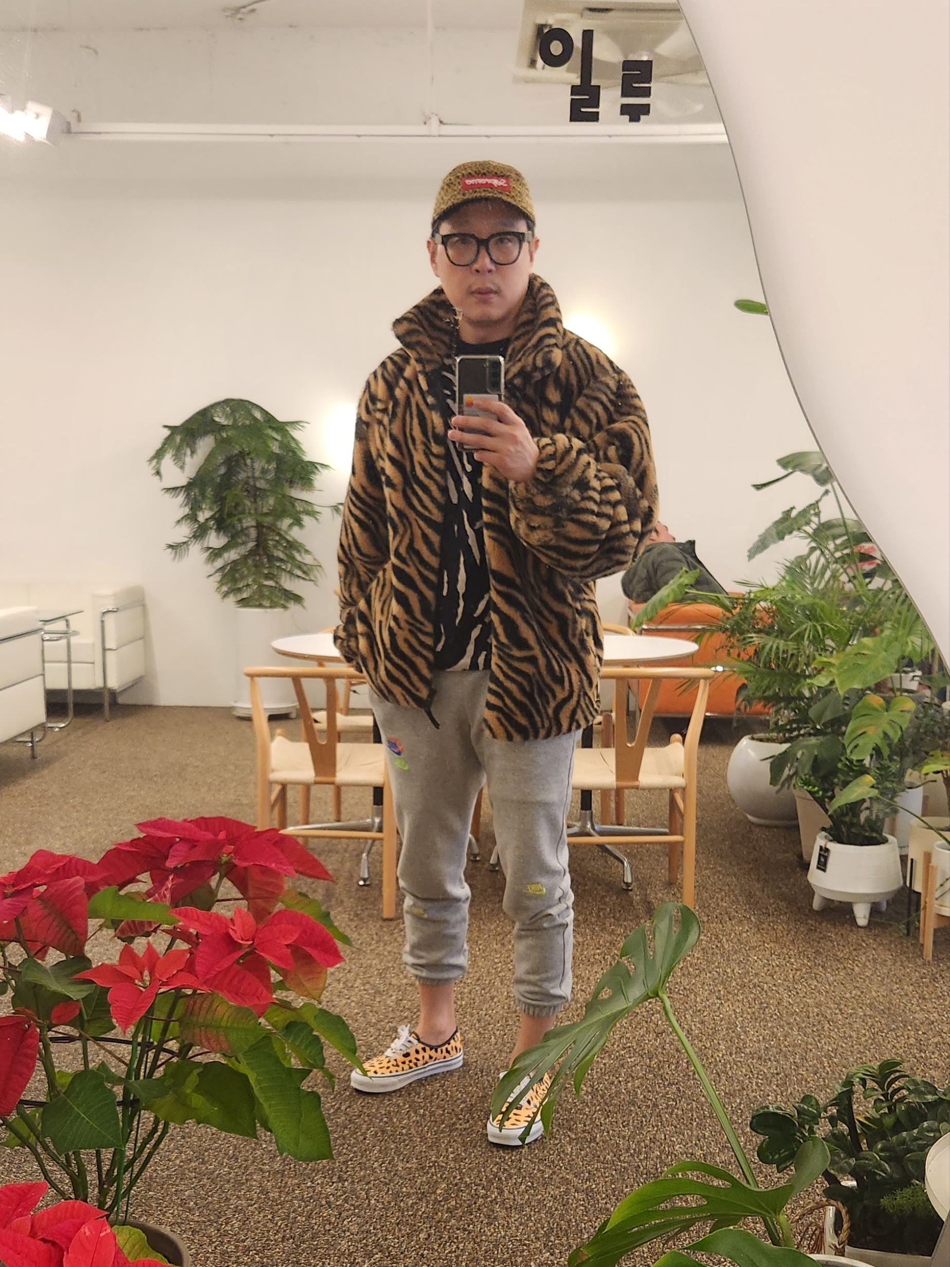 Vans Vault x Wacko Maria OG Authentic LX Leopard Brown 착용 스타일