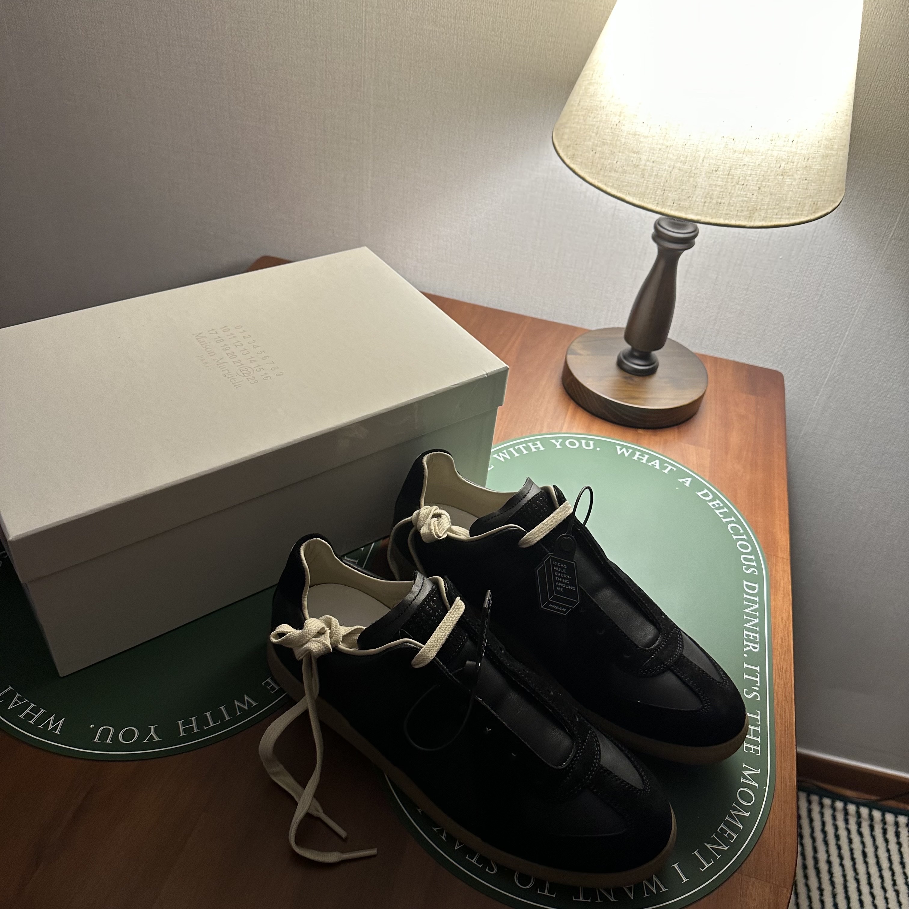 Maison Margiela Calfskin Replica Sneakers Black 착용 스타일 - 2