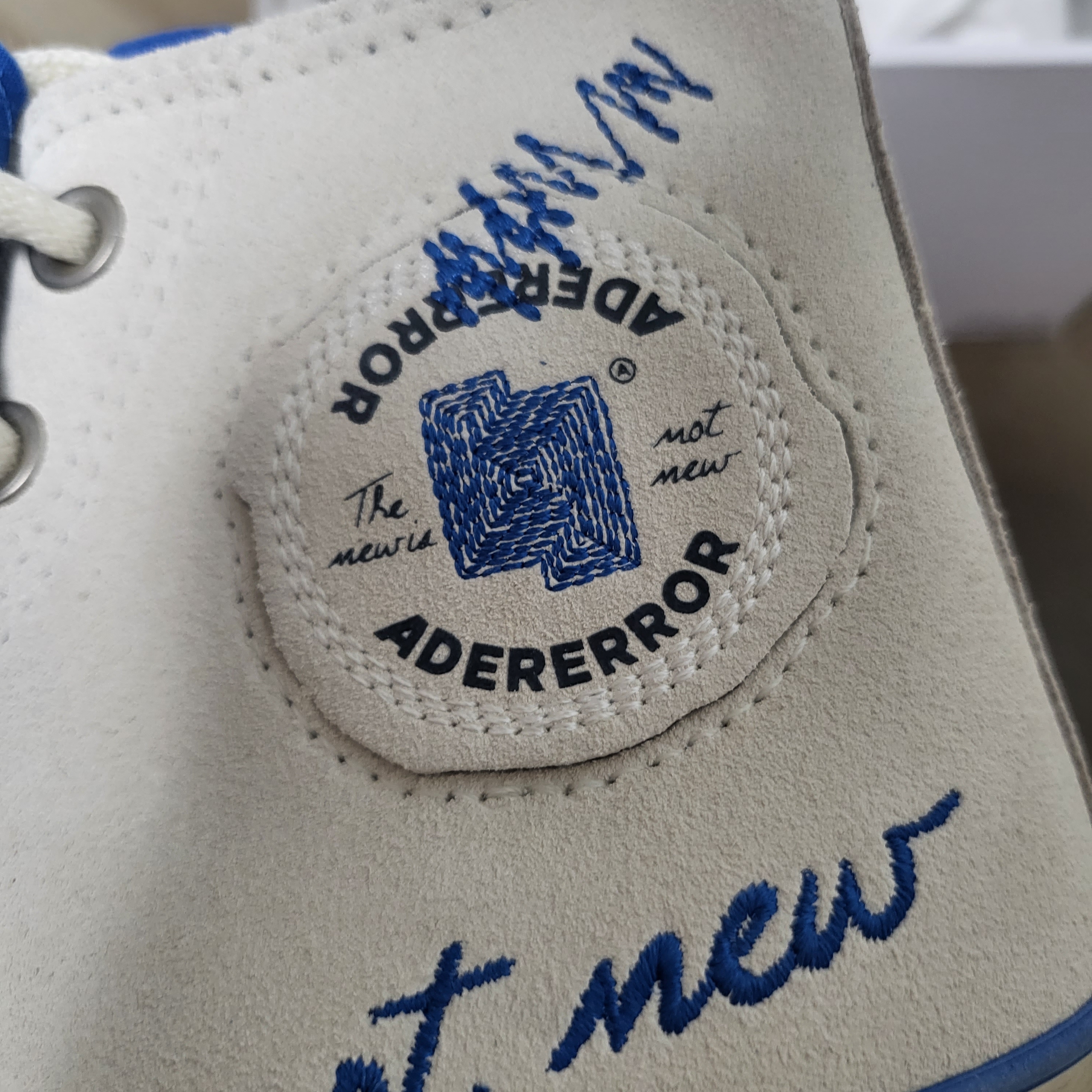 Converse x Ader Error Chuck 70 High White 착용 스타일 - 4