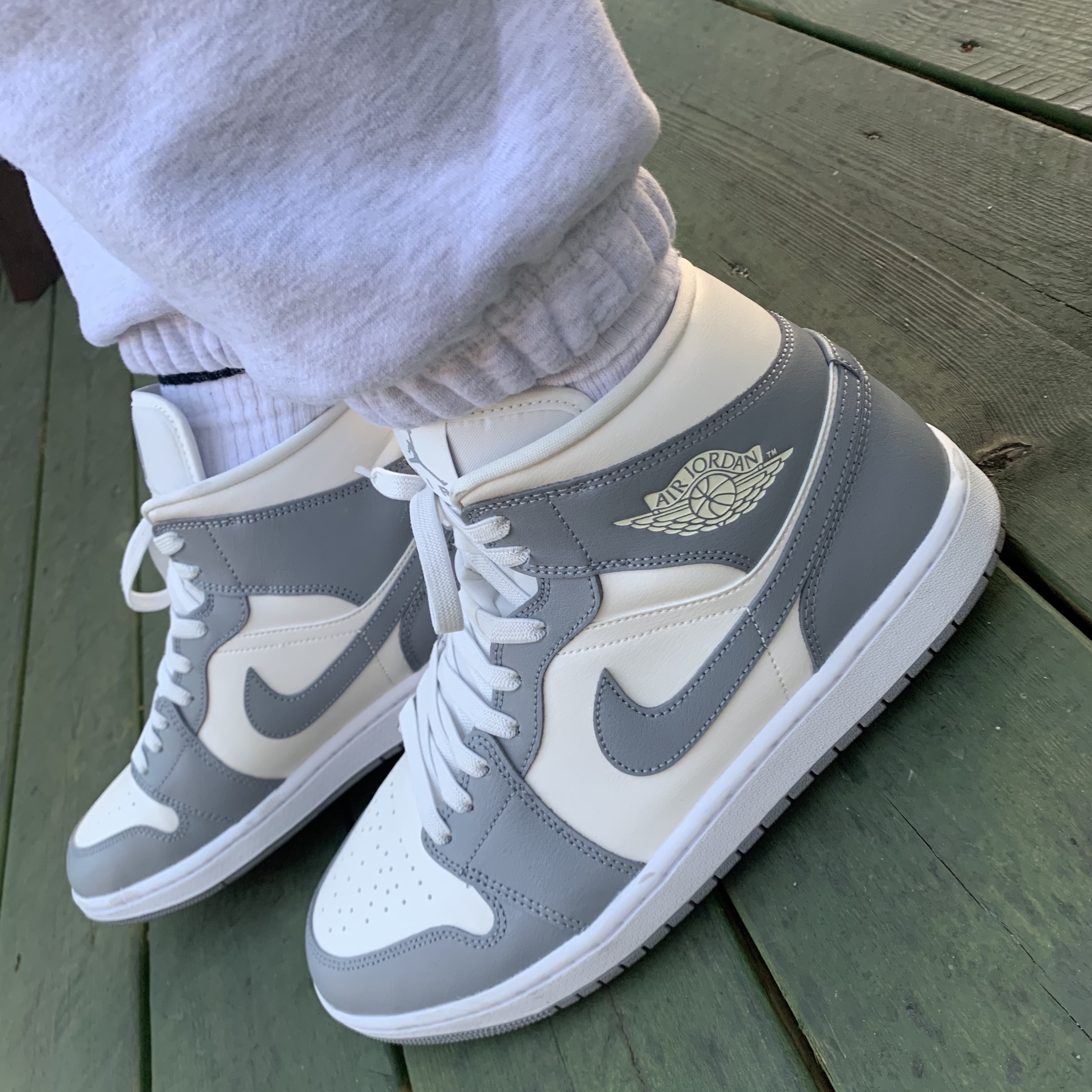 (W) Jordan 1 Mid Sail Stealth 착용 스타일