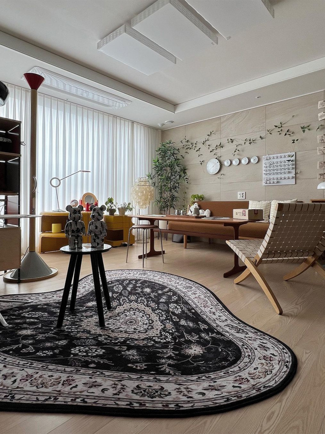 Say Touche Liquified Persian Rug Black (L) 착용 스타일 - 3