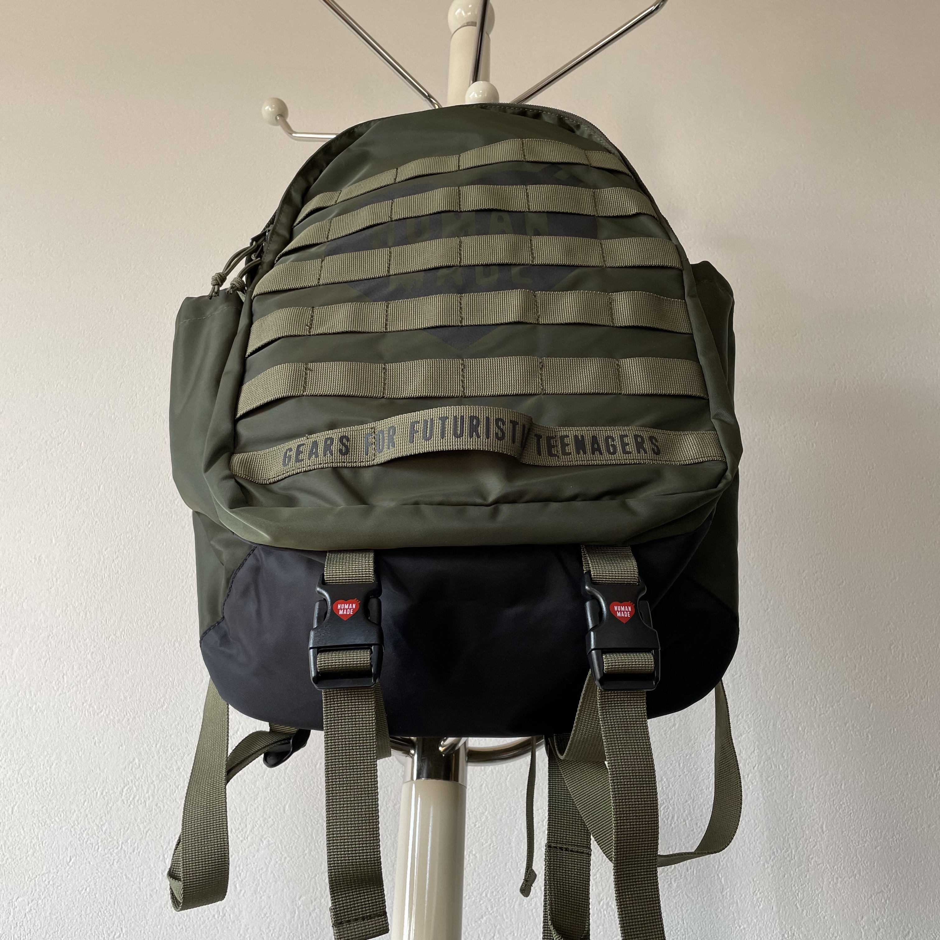 Human Made Military Backpack Olive Drab 착용 스타일 - 2